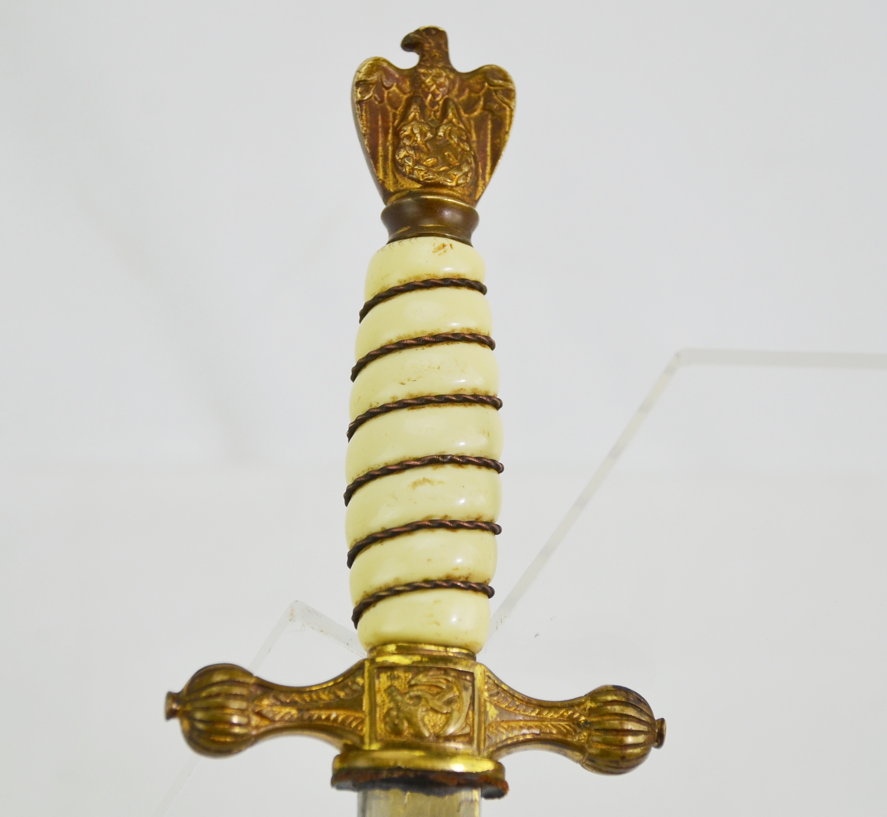 Original WW2 German Kriegsmarine Dagger and Hammered Scabbard - Image 11