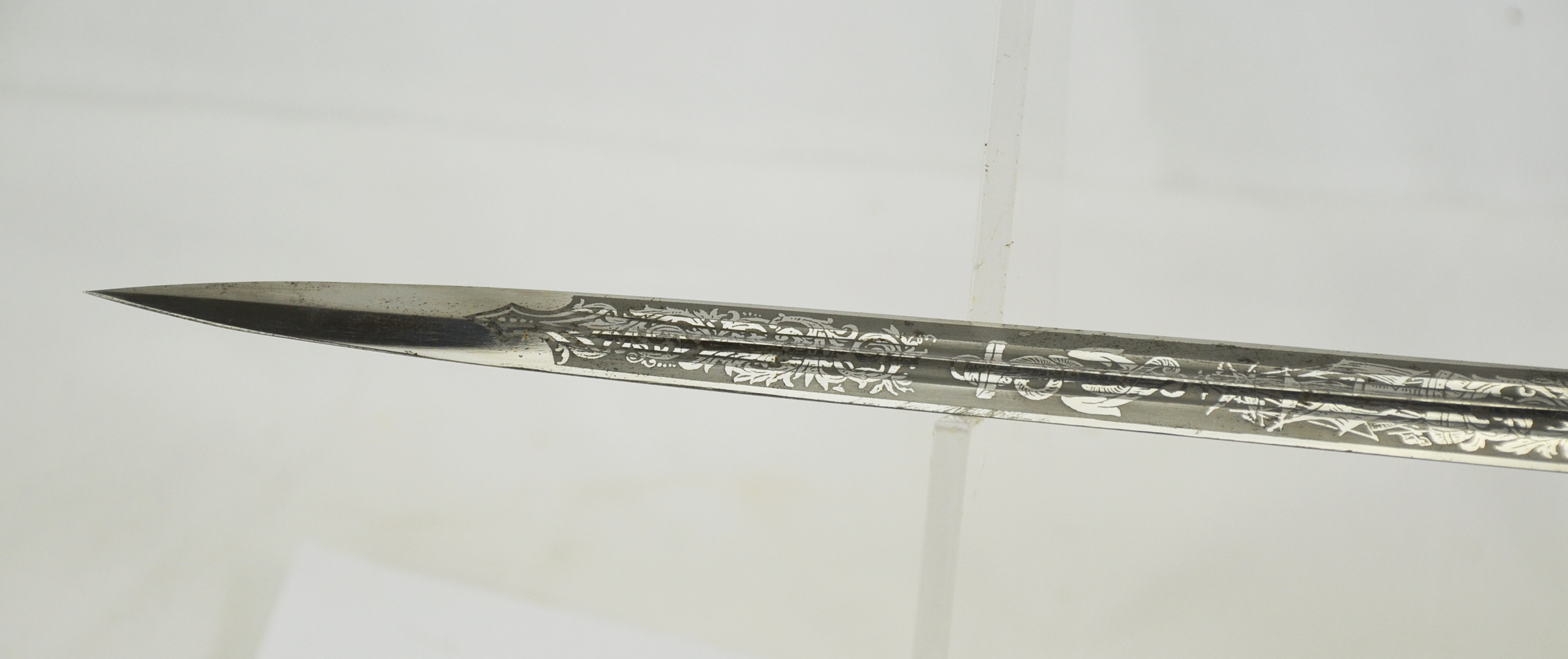 Original WW2 German Kriegsmarine Dagger and Hammered Scabbard - Image 4