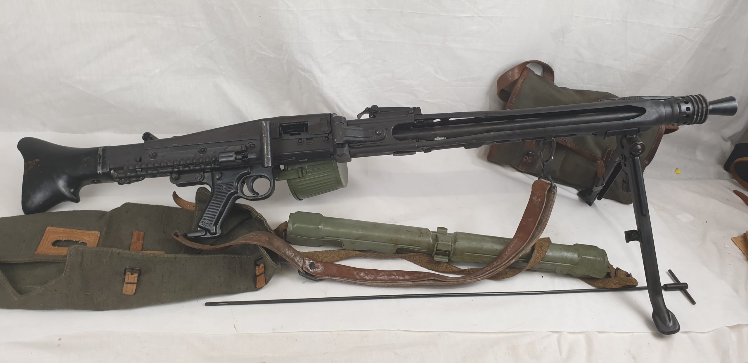 Post-War Yugoslav MG53 Machine Gun and Full Kit - Image 2