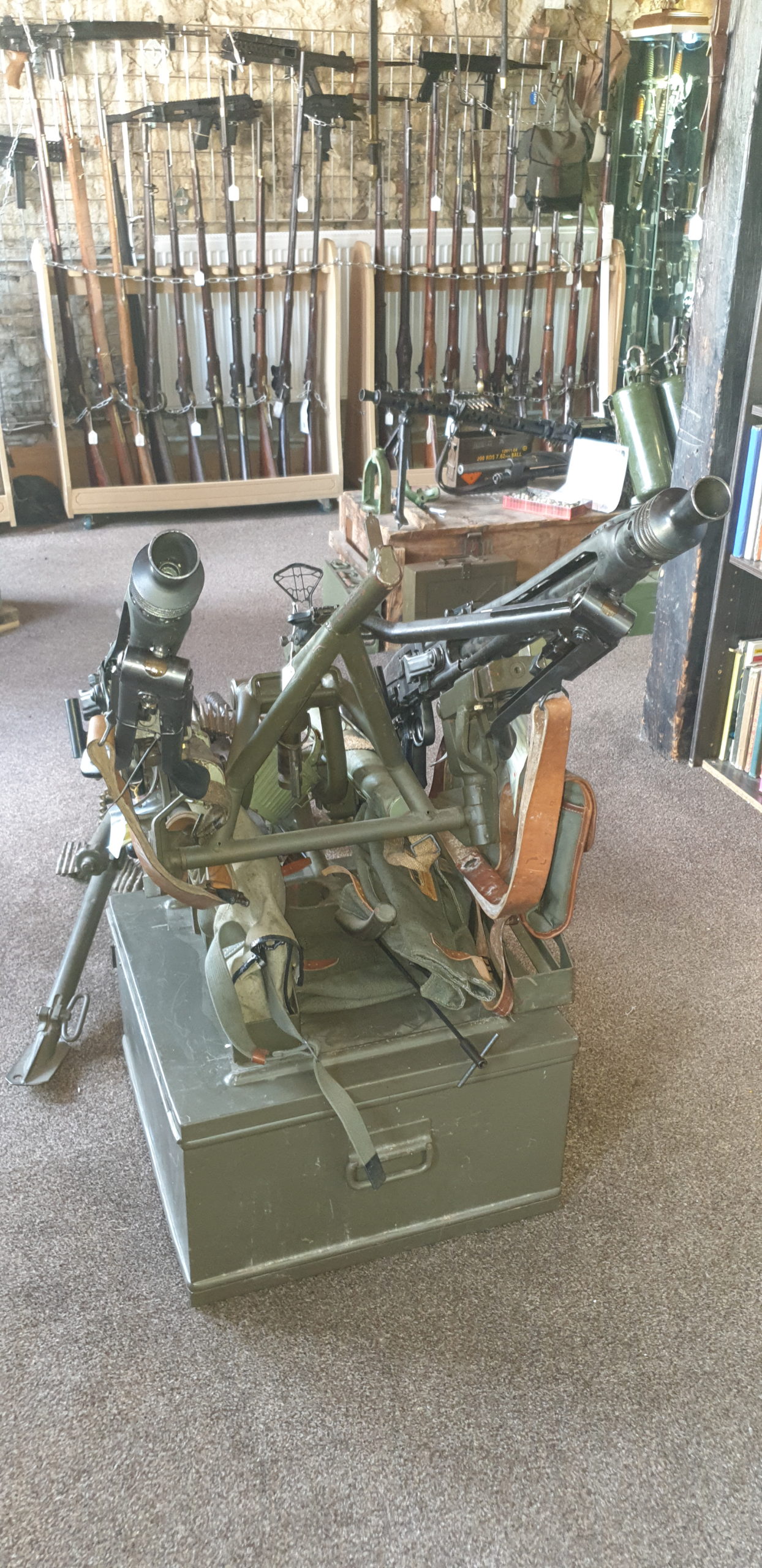 Post-War Yugoslav MG53 Machine Gun and Full Kit - Image 32