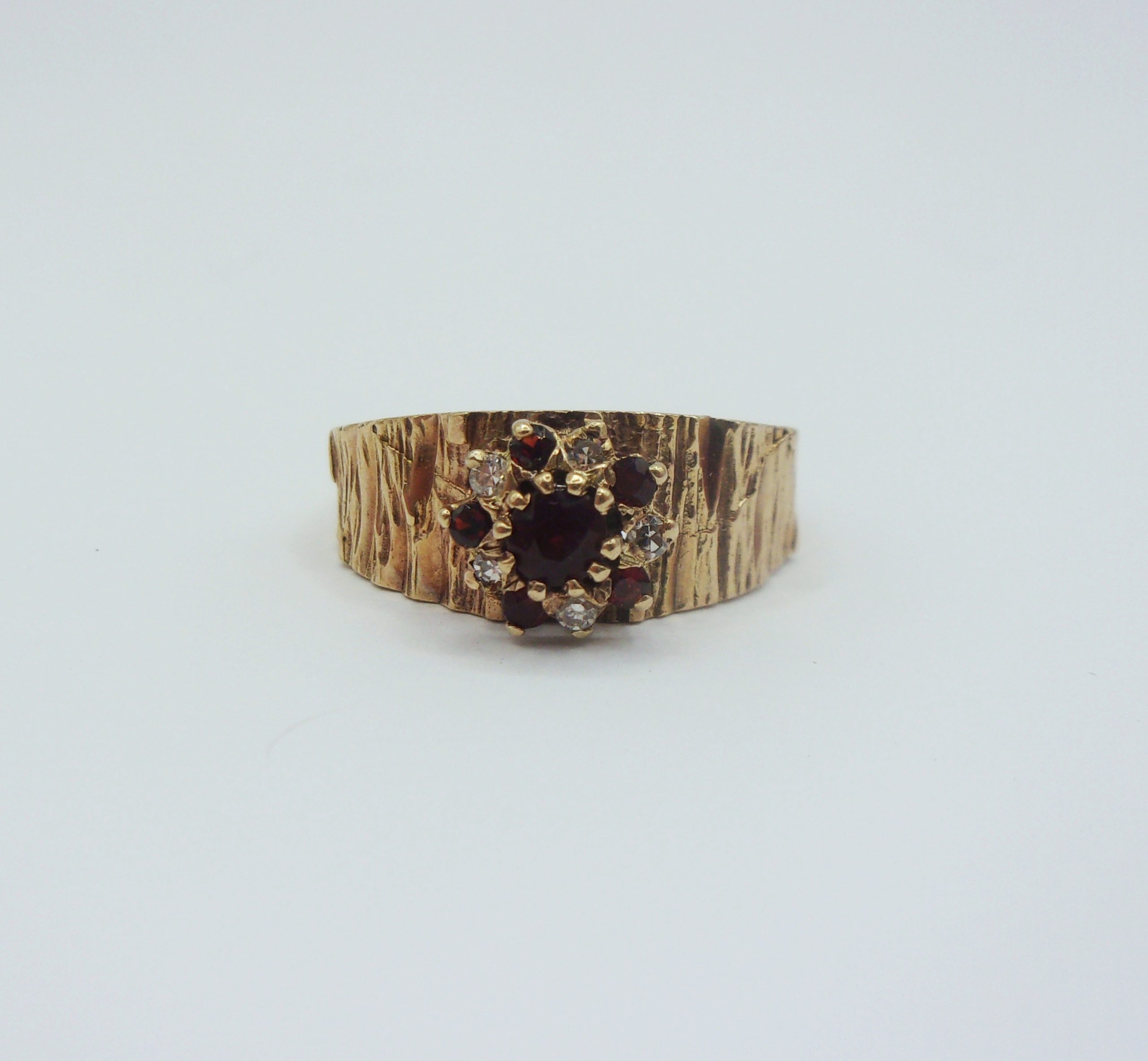 1971 Retro 9ct Gold Garnet & Diamond Bark Effect Ring UK Size R US 8 ¾