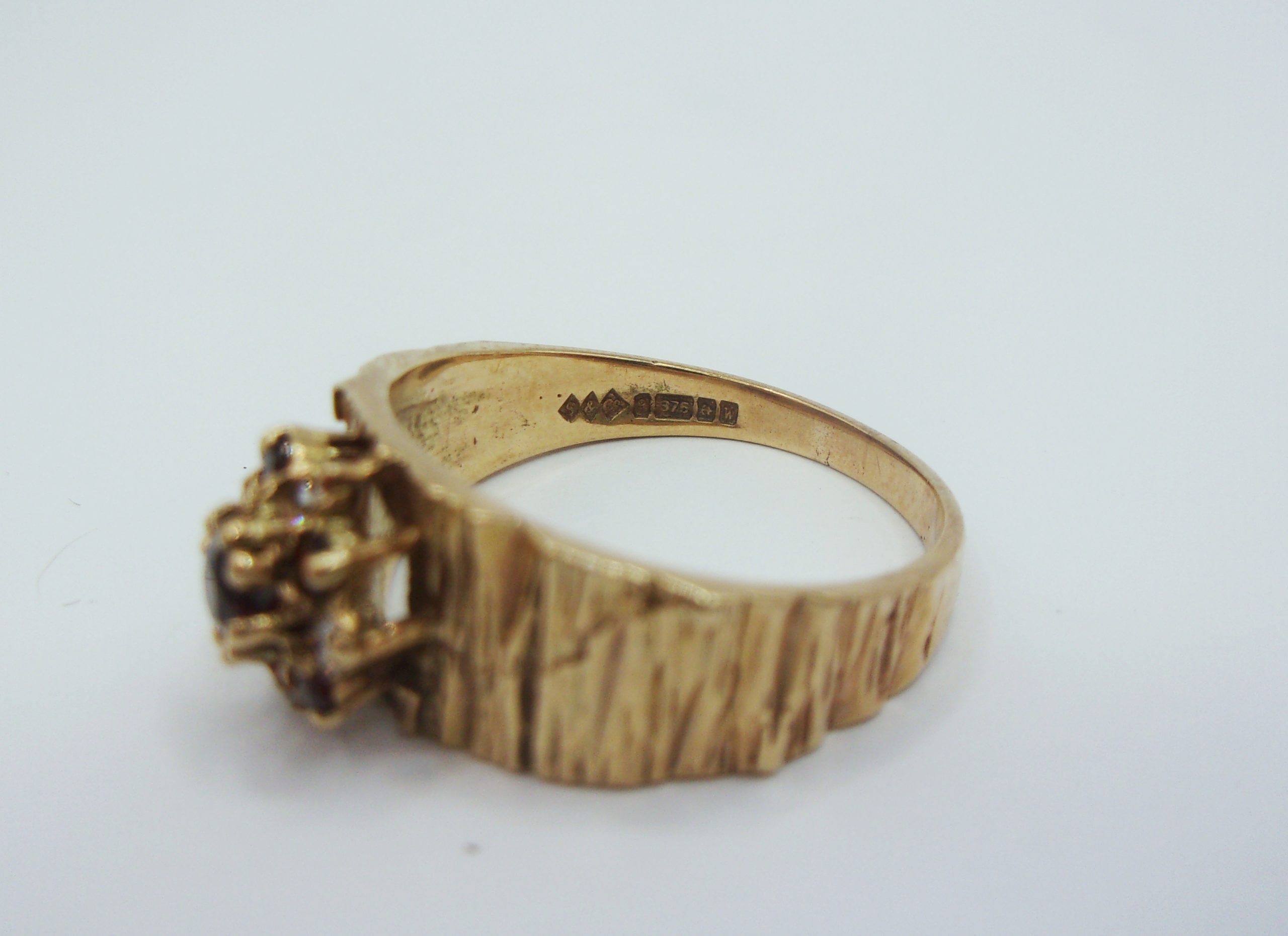 1971 Retro 9ct Gold Garnet & Diamond Bark Effect Ring UK Size R US 8 ¾ - Image 5