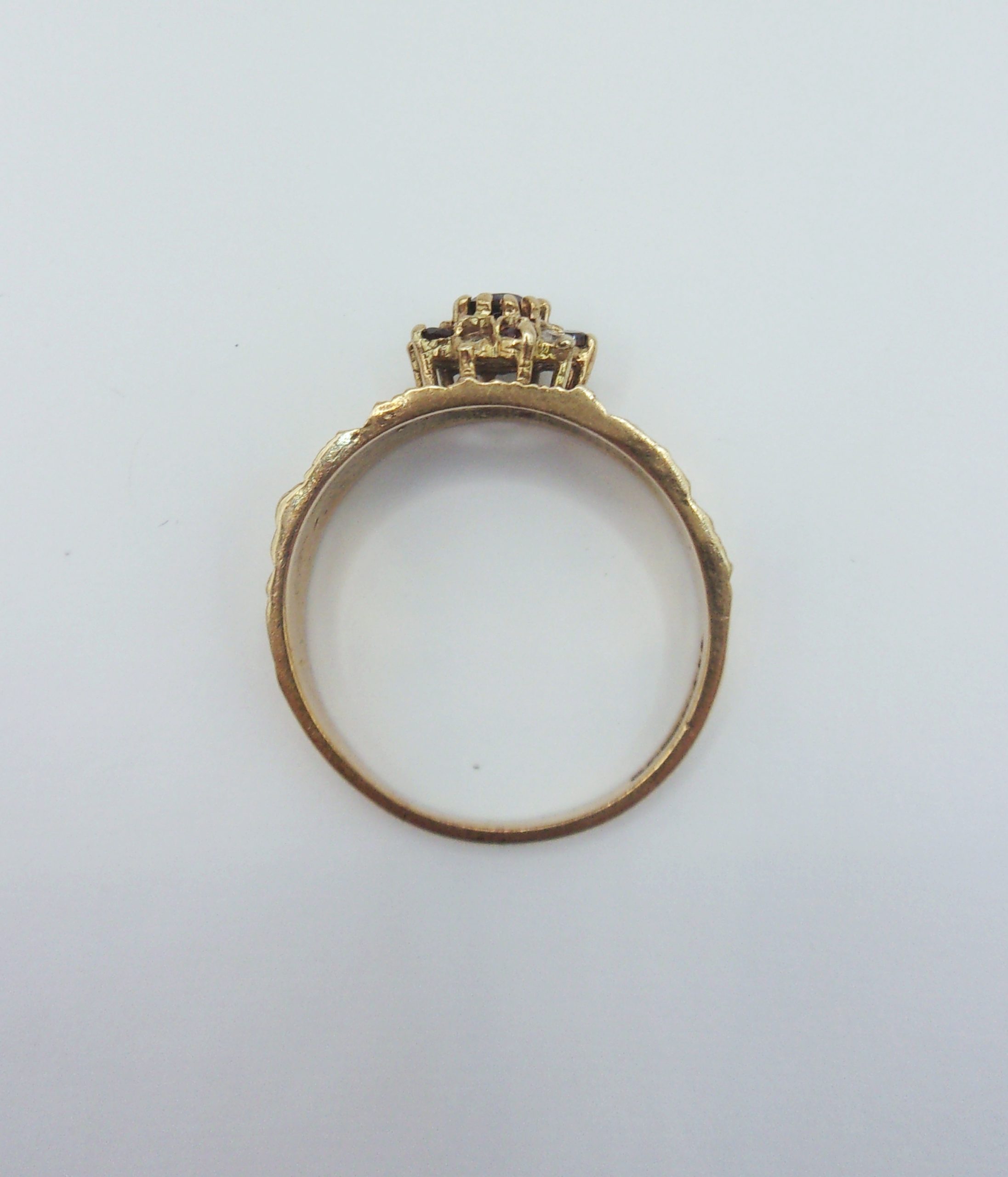 1971 Retro 9ct Gold Garnet & Diamond Bark Effect Ring UK Size R US 8 ¾ - Image 6