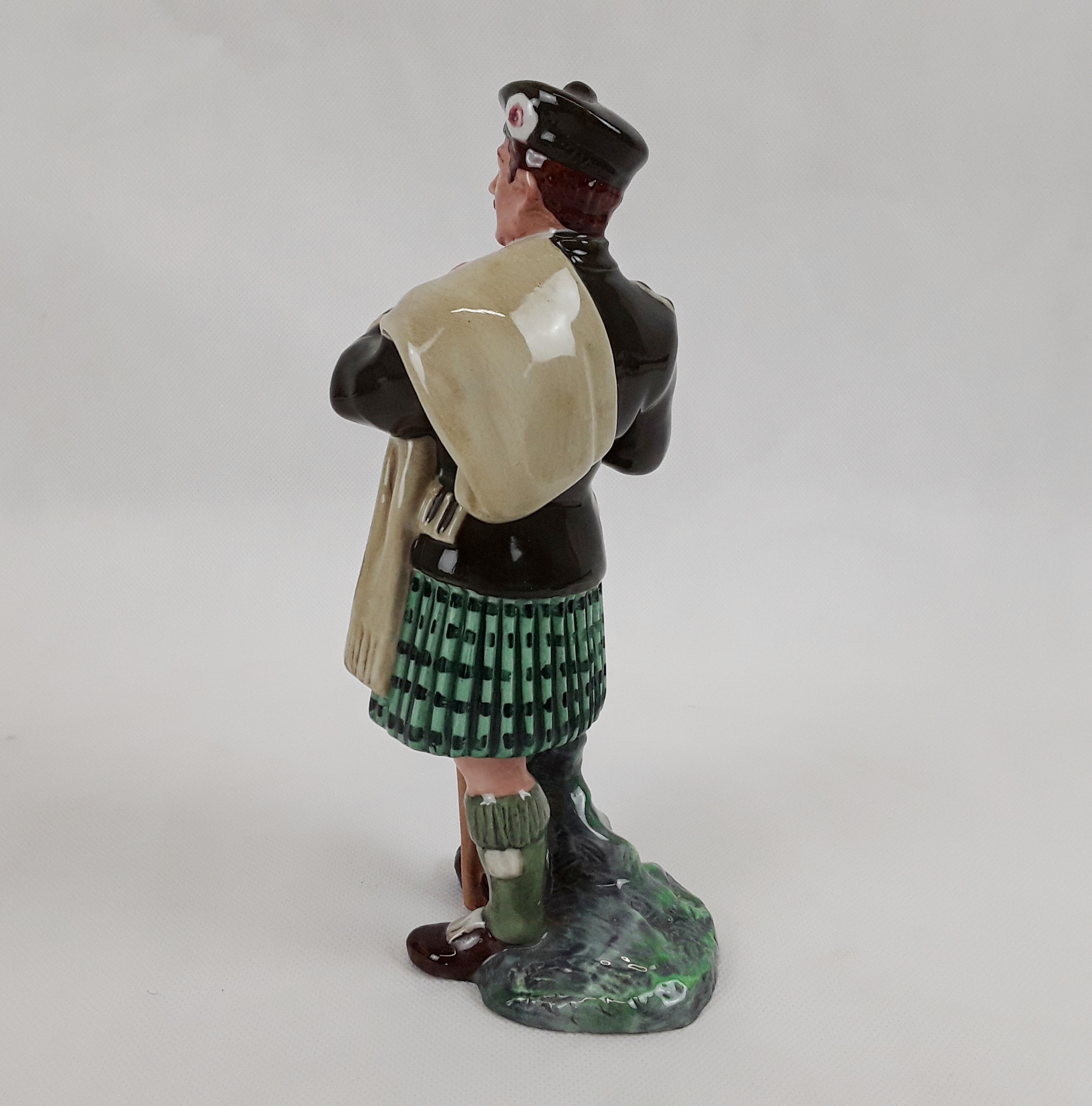 Royal Doulton Figurine The Laird HN2361 - Image 2