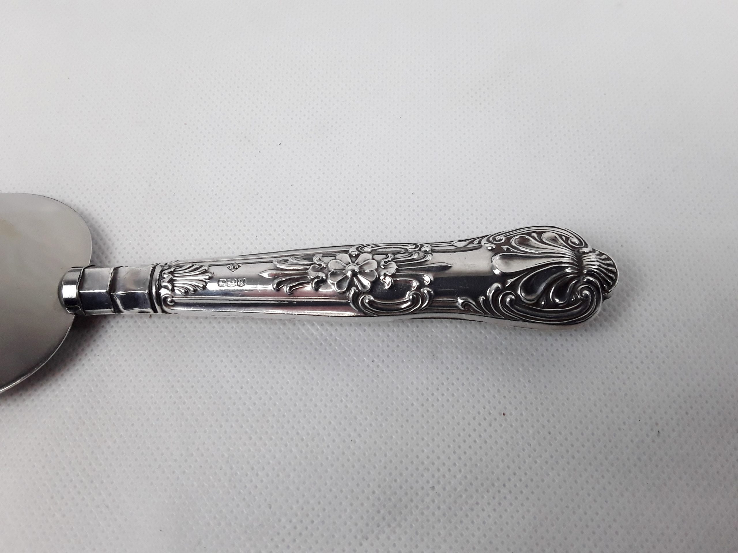 Sheffield 1965 Sterling Silver Handled Cake Slice Server - Image 3