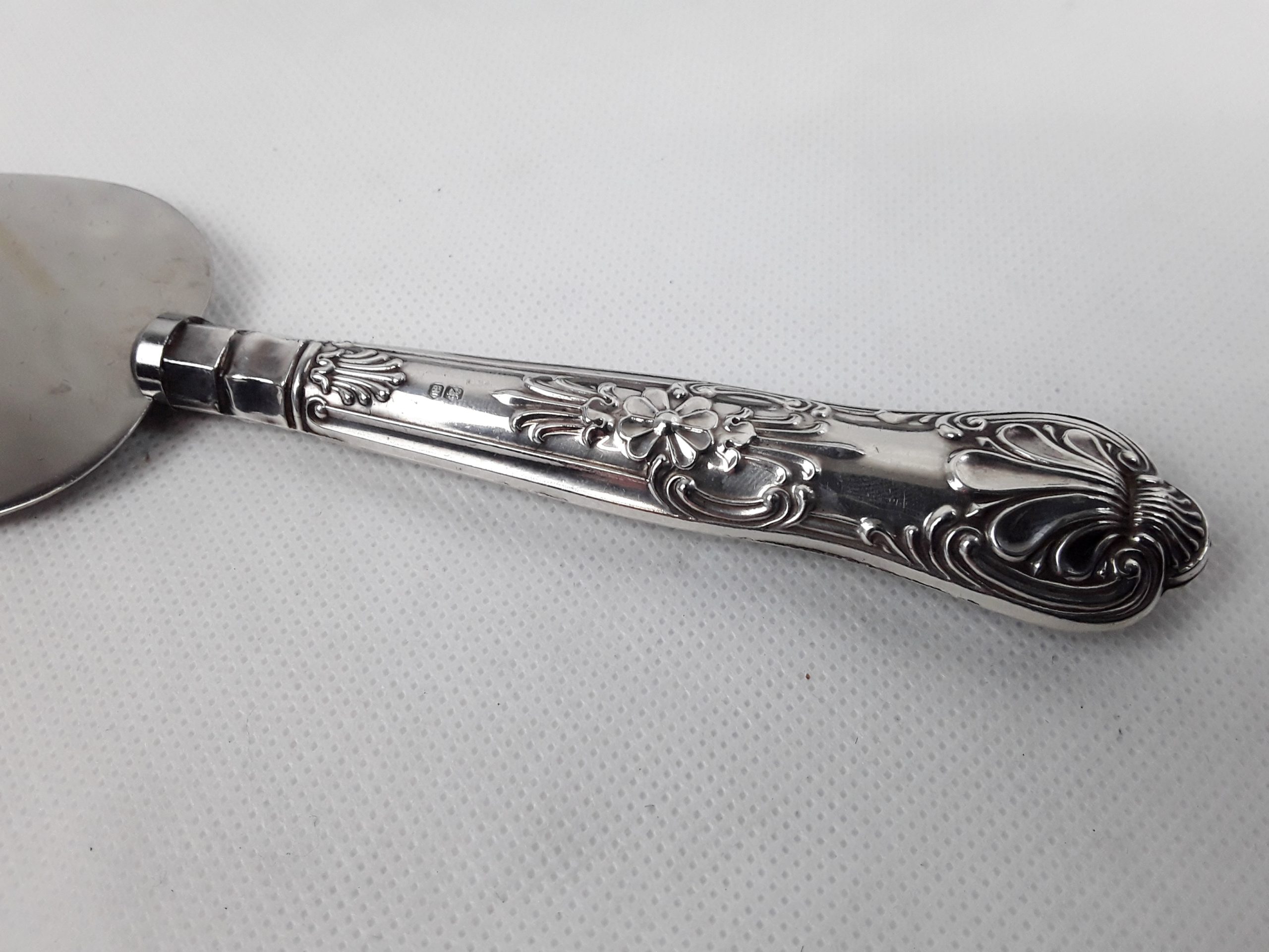Sheffield 1965 Sterling Silver Handled Cake Slice Server - Image 5