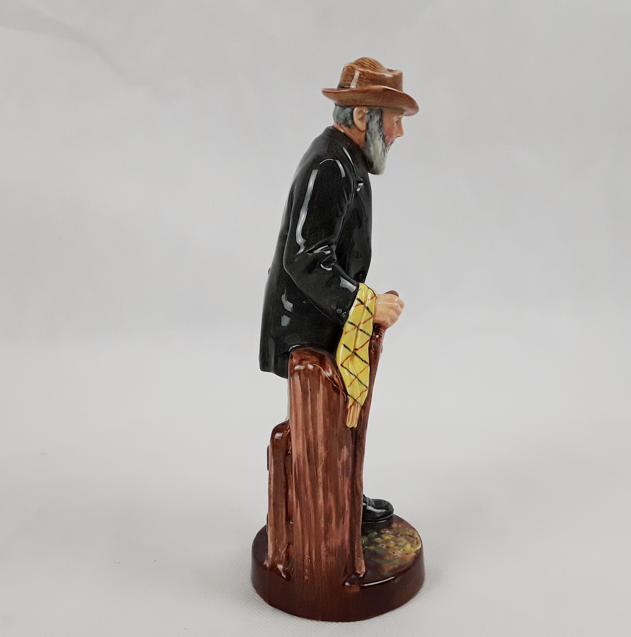 Royal Doulton Figurine The Gaffer HN2053 - Image 2