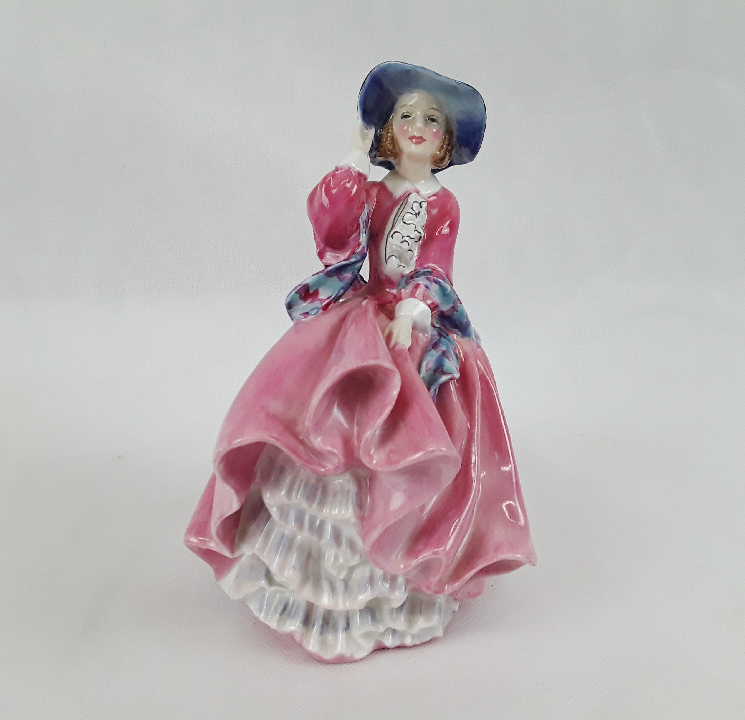 Royal Doulton Figurine Top O’ The Hill HN1849