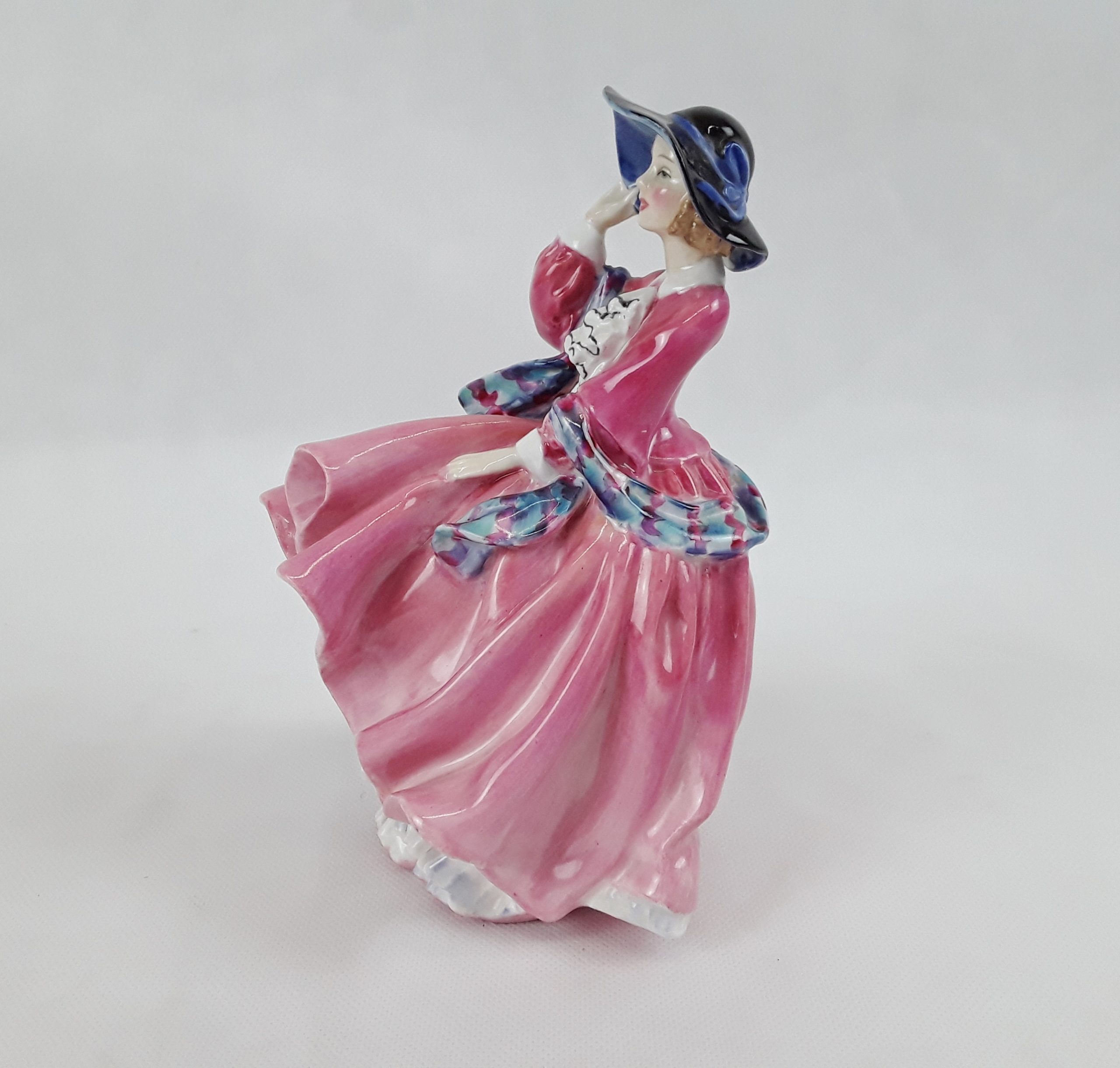 Royal Doulton Figurine Top O’ The Hill HN1849 - Image 3