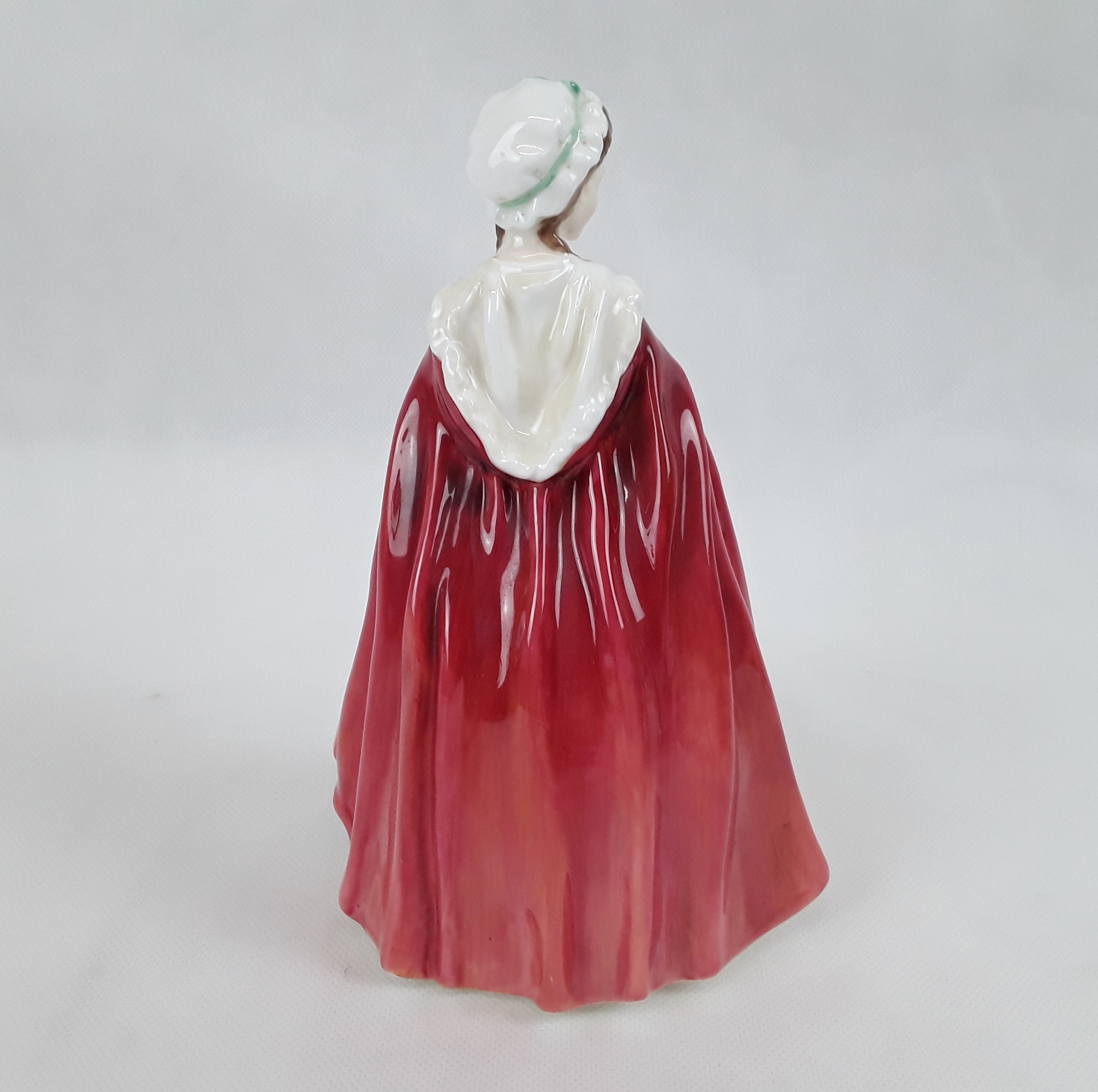 Royal Doulton Figurine Bess HN2002 - Image 2