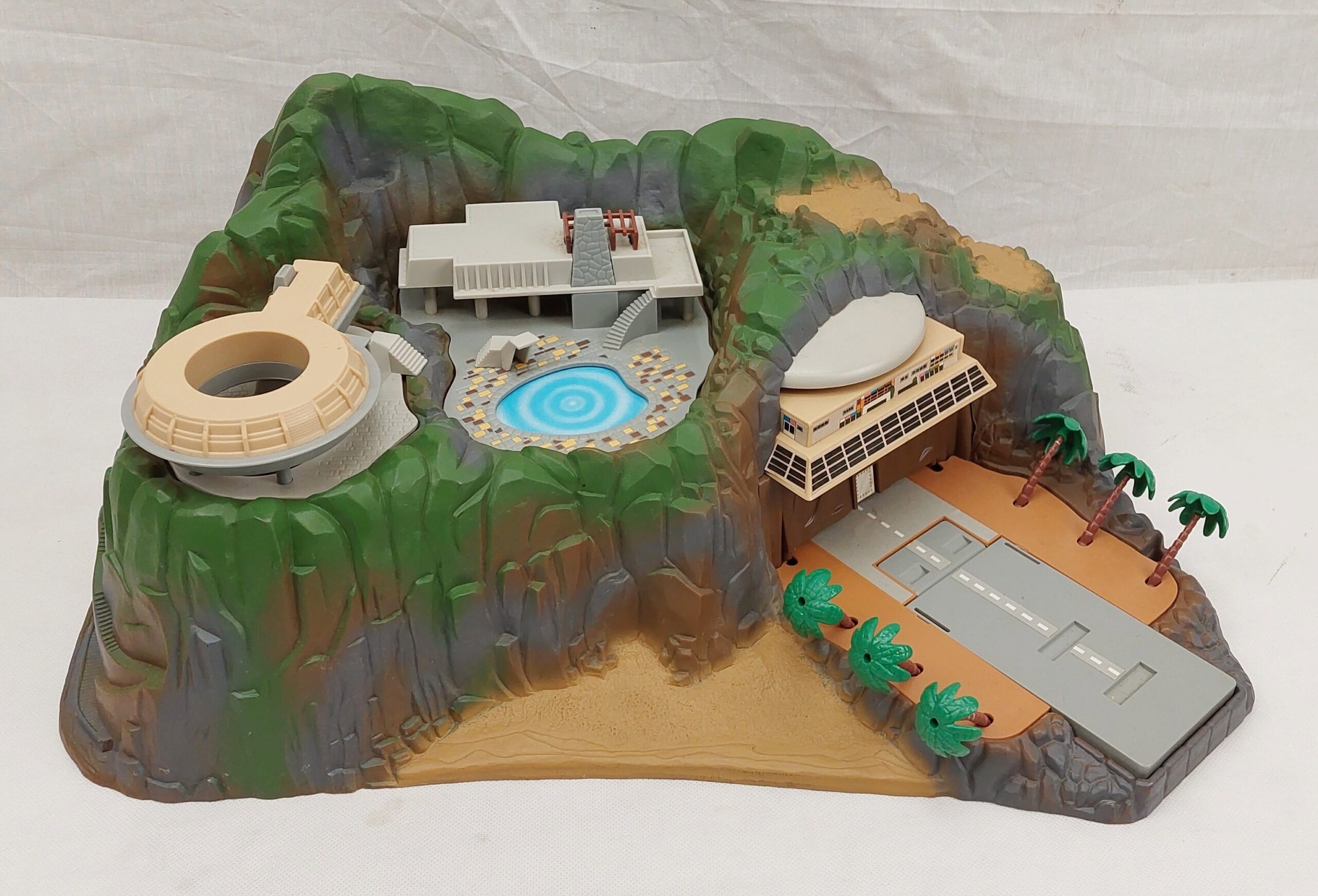 Matchbox Thunderbirds Tracy Island Electronic Playset c1990’s - Image 2