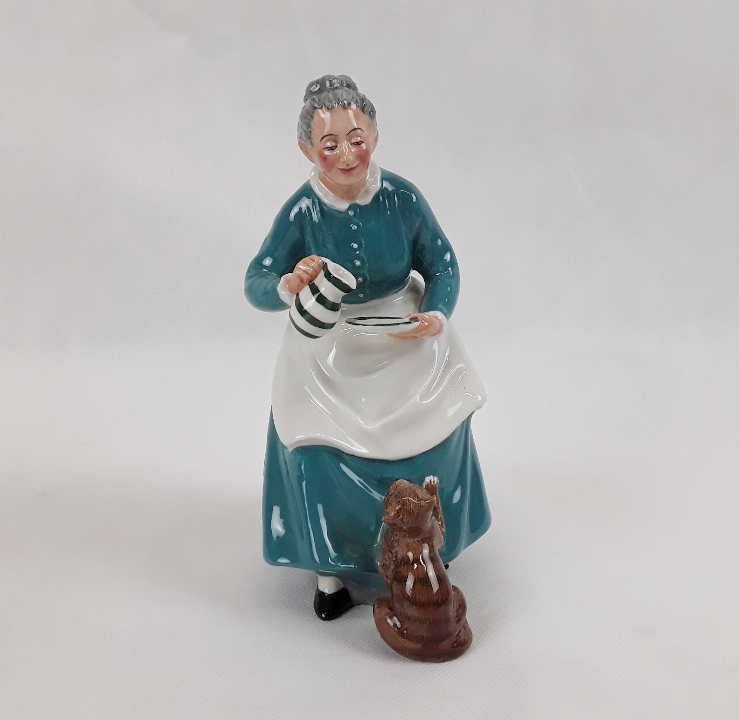 Royal Doulton The Favourite HN2249