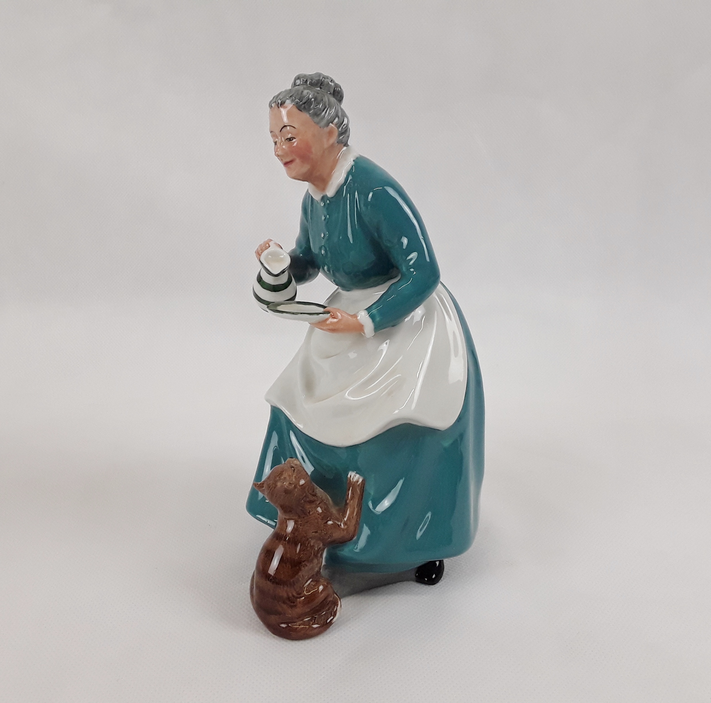 Royal Doulton The Favourite HN2249 - Image 2