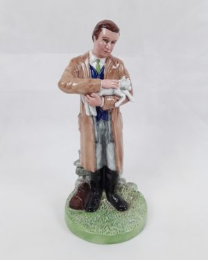 Royal Doulton Classics Country Veterinarian HN 4650 Figurine