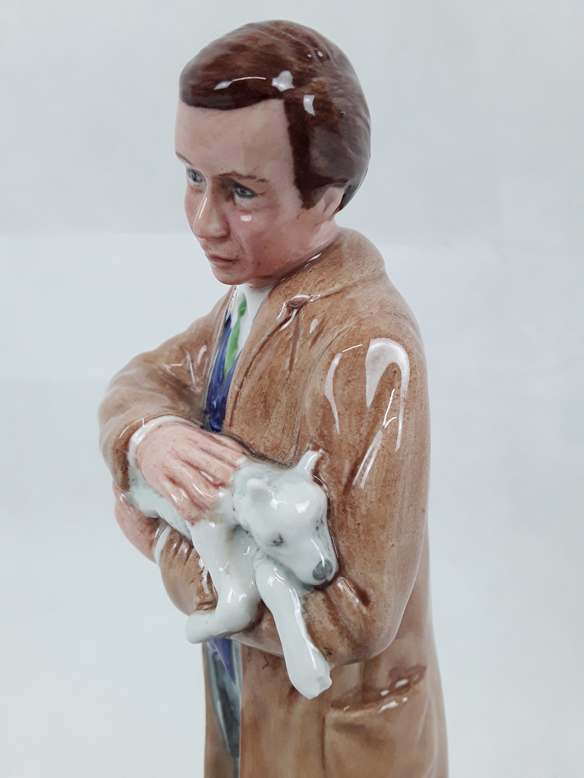 Royal Doulton Classics Country Veterinarian HN 4650 Figurine - Image 5
