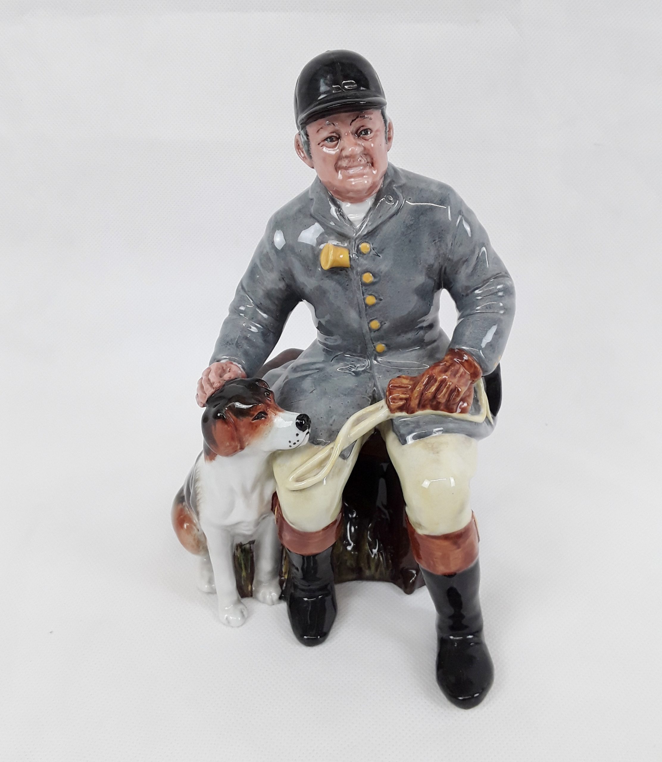 Royal Doulton The Huntsman HN 2492 Figurine