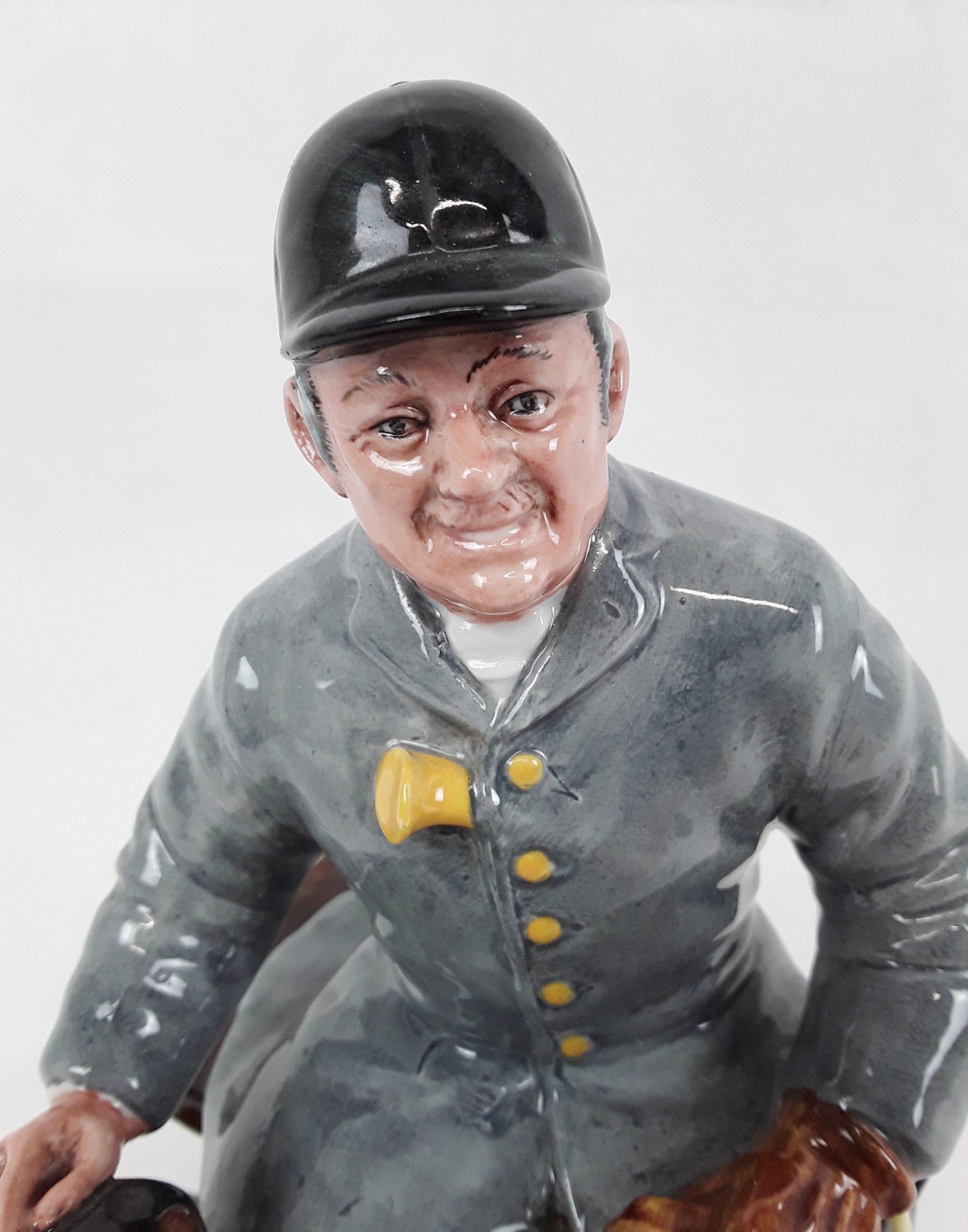 Royal Doulton The Huntsman HN 2492 Figurine - Image 5