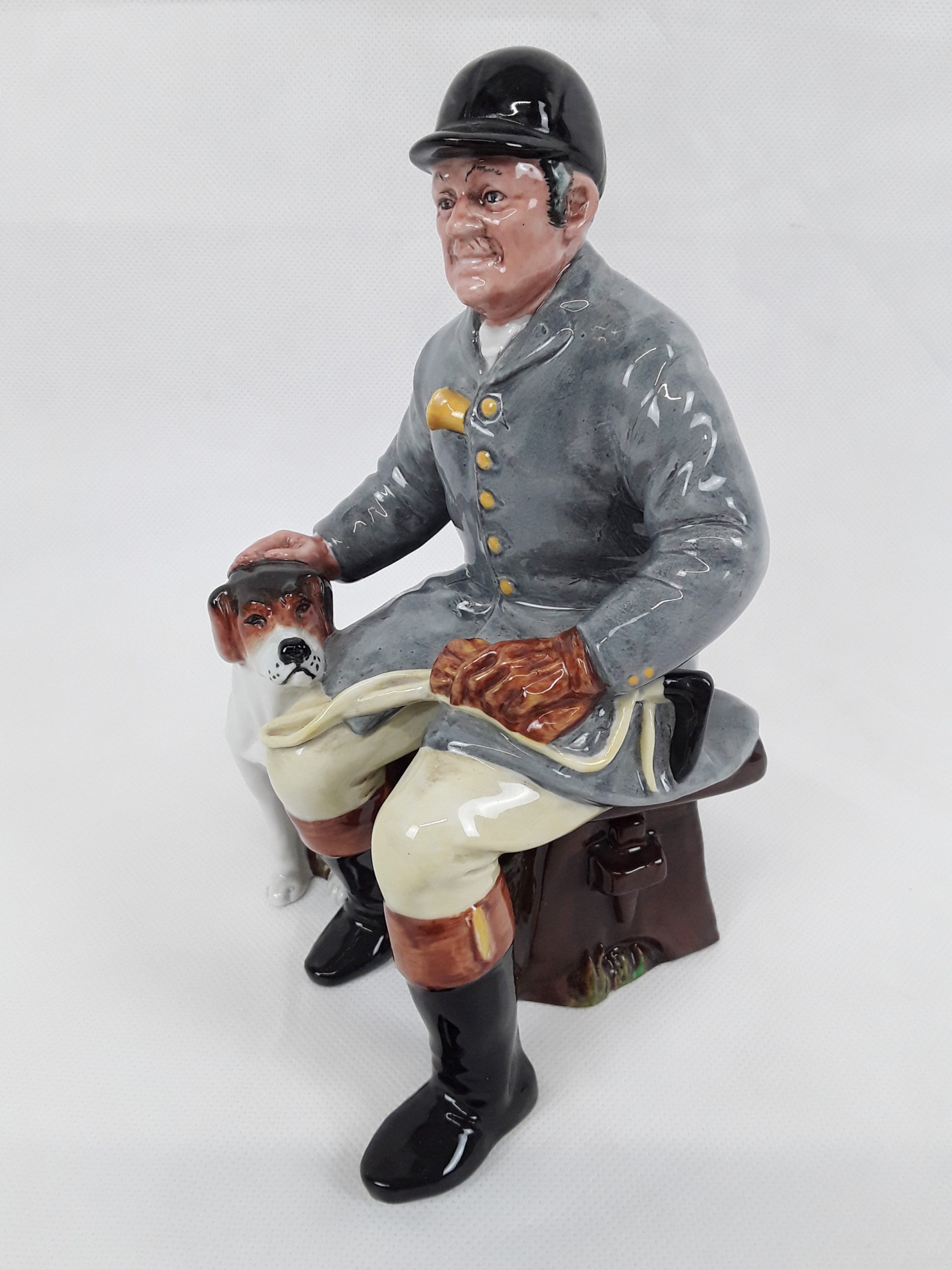 Royal Doulton The Huntsman HN 2492 Figurine - Image 2