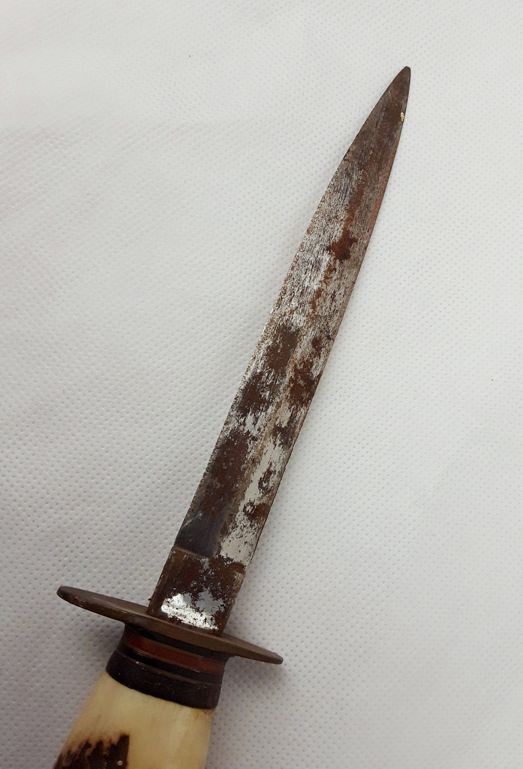 Staghorn Hunting Knife With Leather Scabbard - Image 7