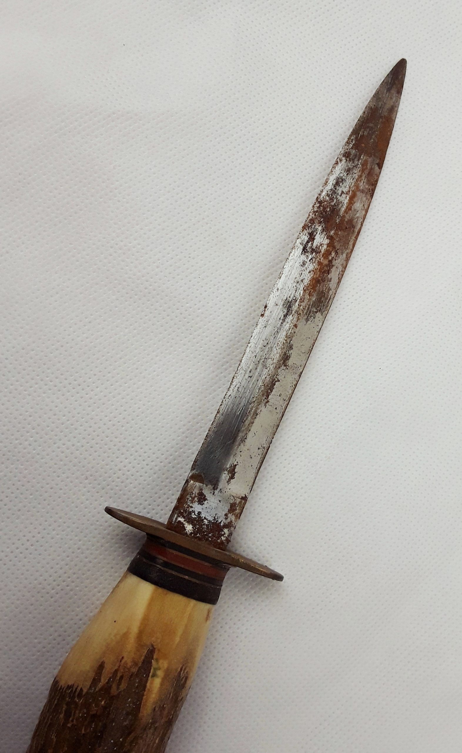 Staghorn Hunting Knife With Leather Scabbard - Image 6