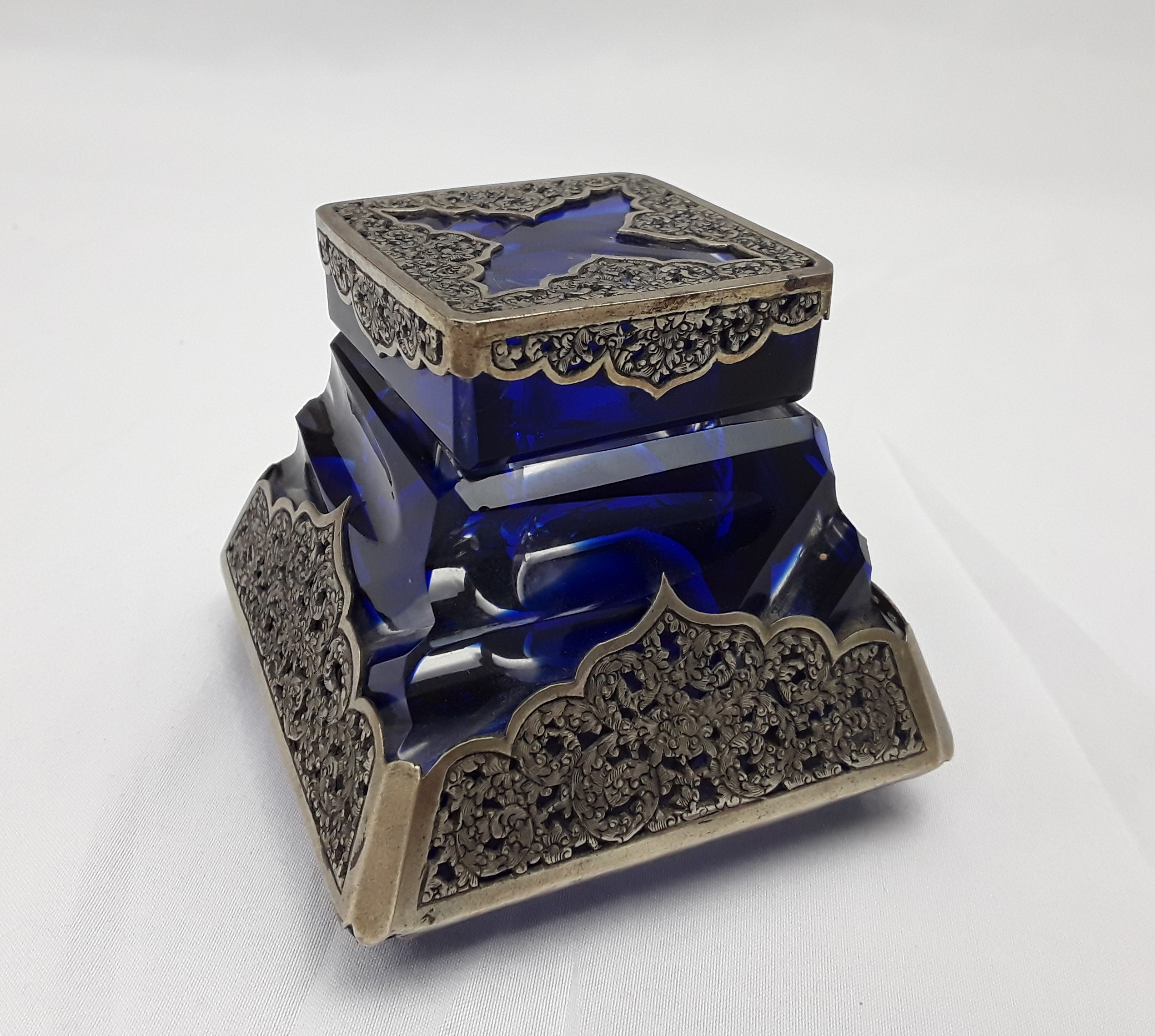Early 20th Century Persian Blue Glass And White Metal Inkwell - Image 3