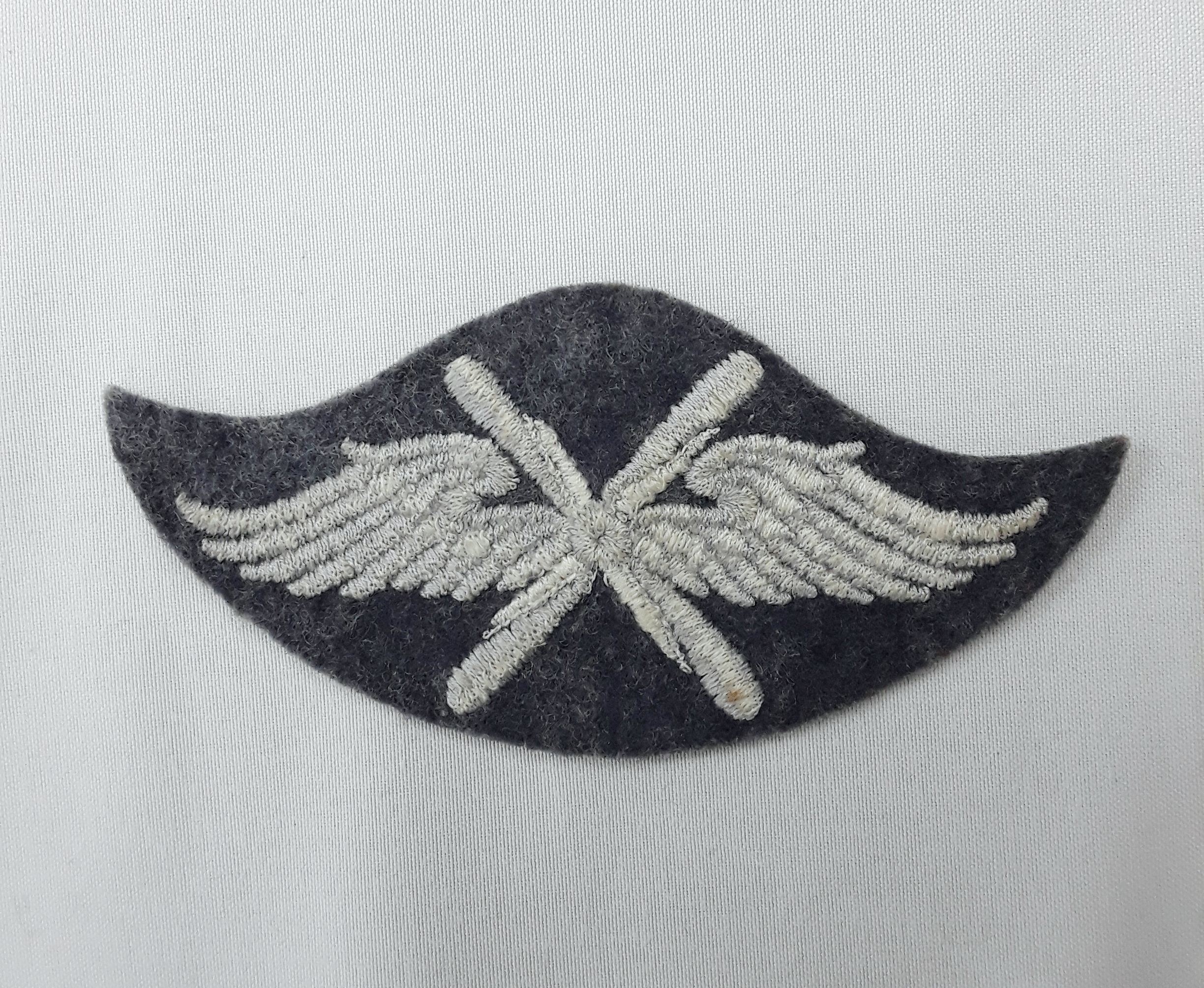 Original WW2 German Luftwaffe Flying Qualification Cloth Badge - Image 2