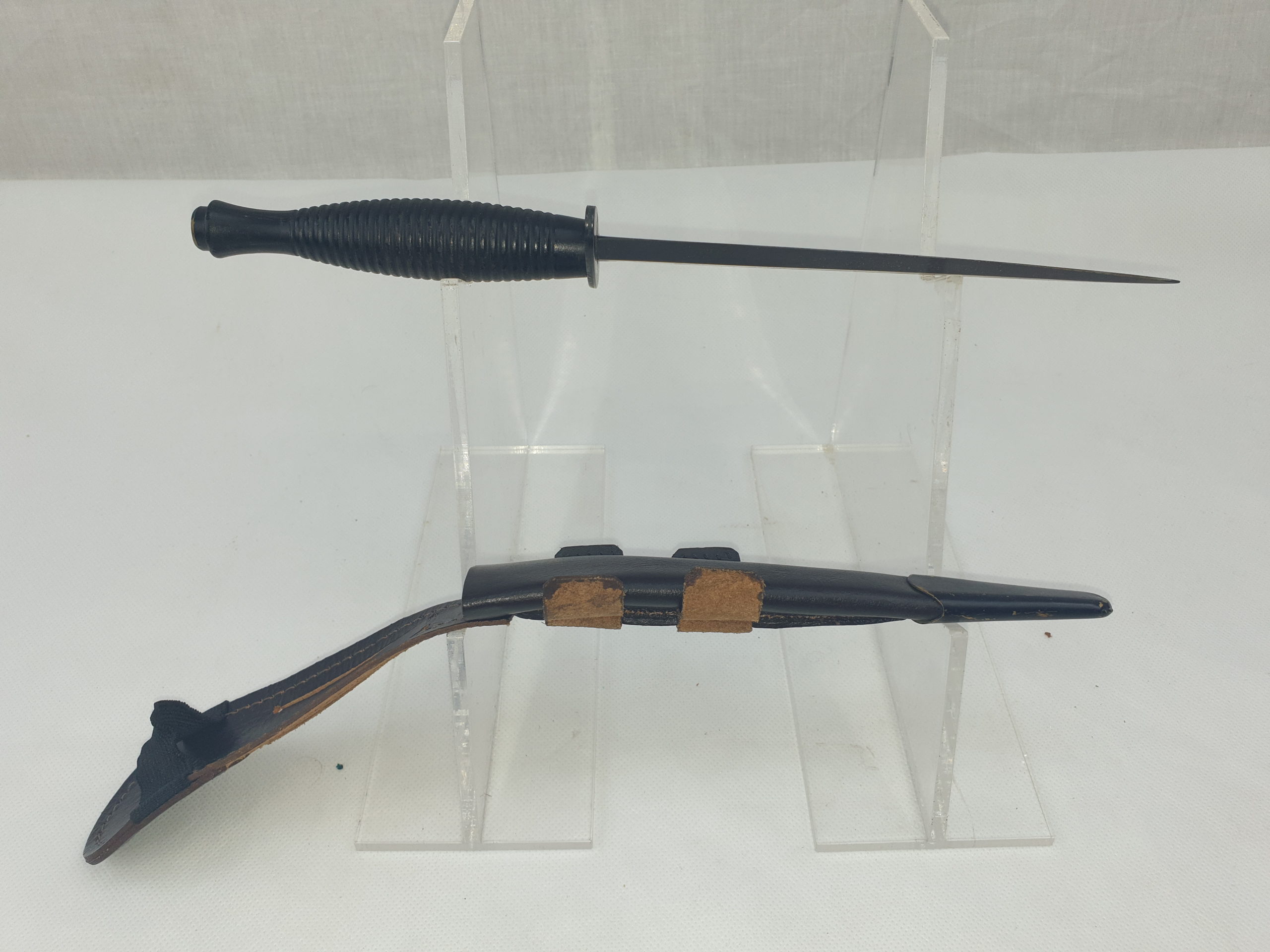 Post-WW2 Third Pattern Fairbairn Sykes Commando Dagger - Image 4