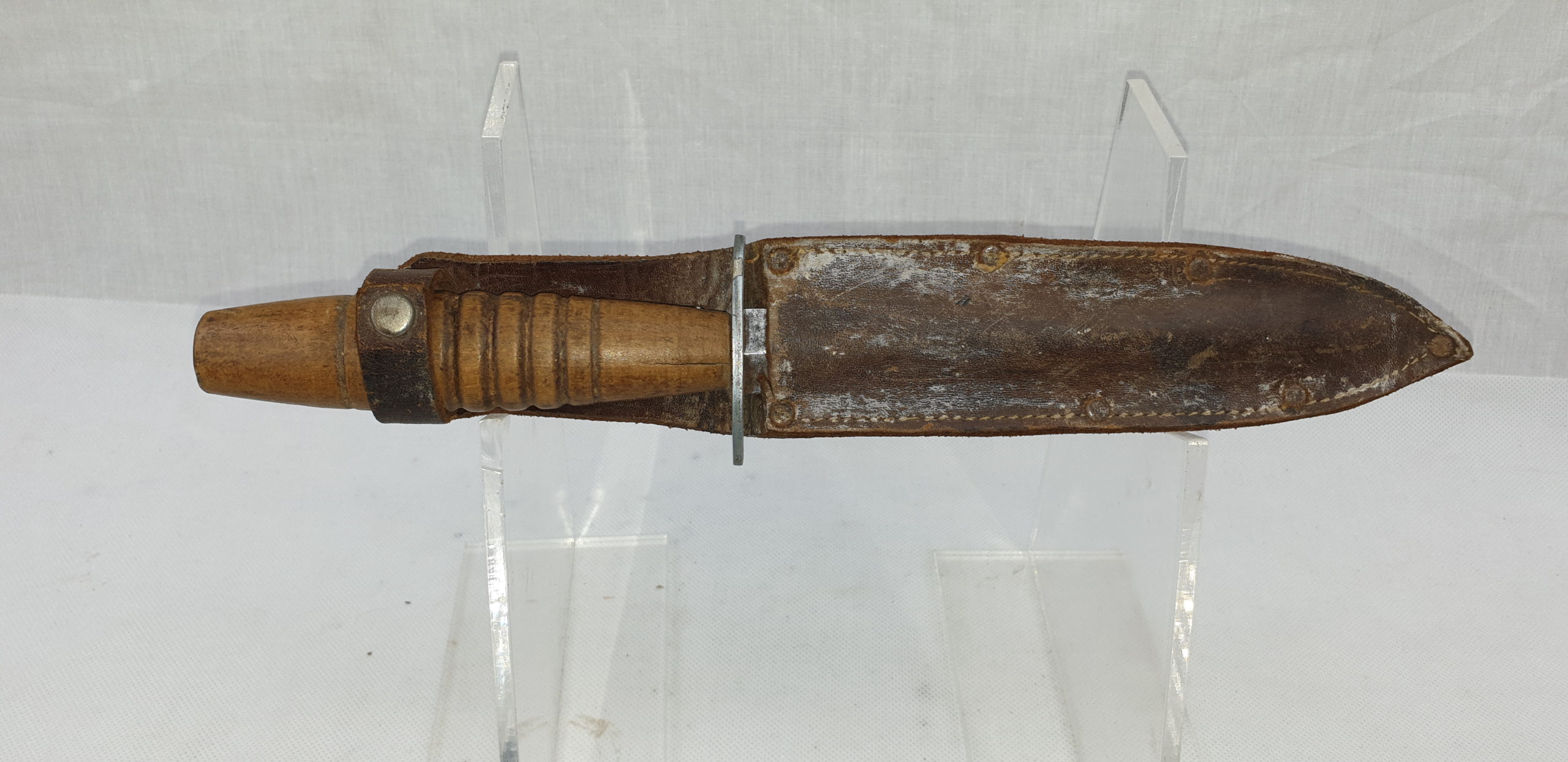 Very Rare WW2 Aircrew Wooden Handle Commando Dagger - Image 2