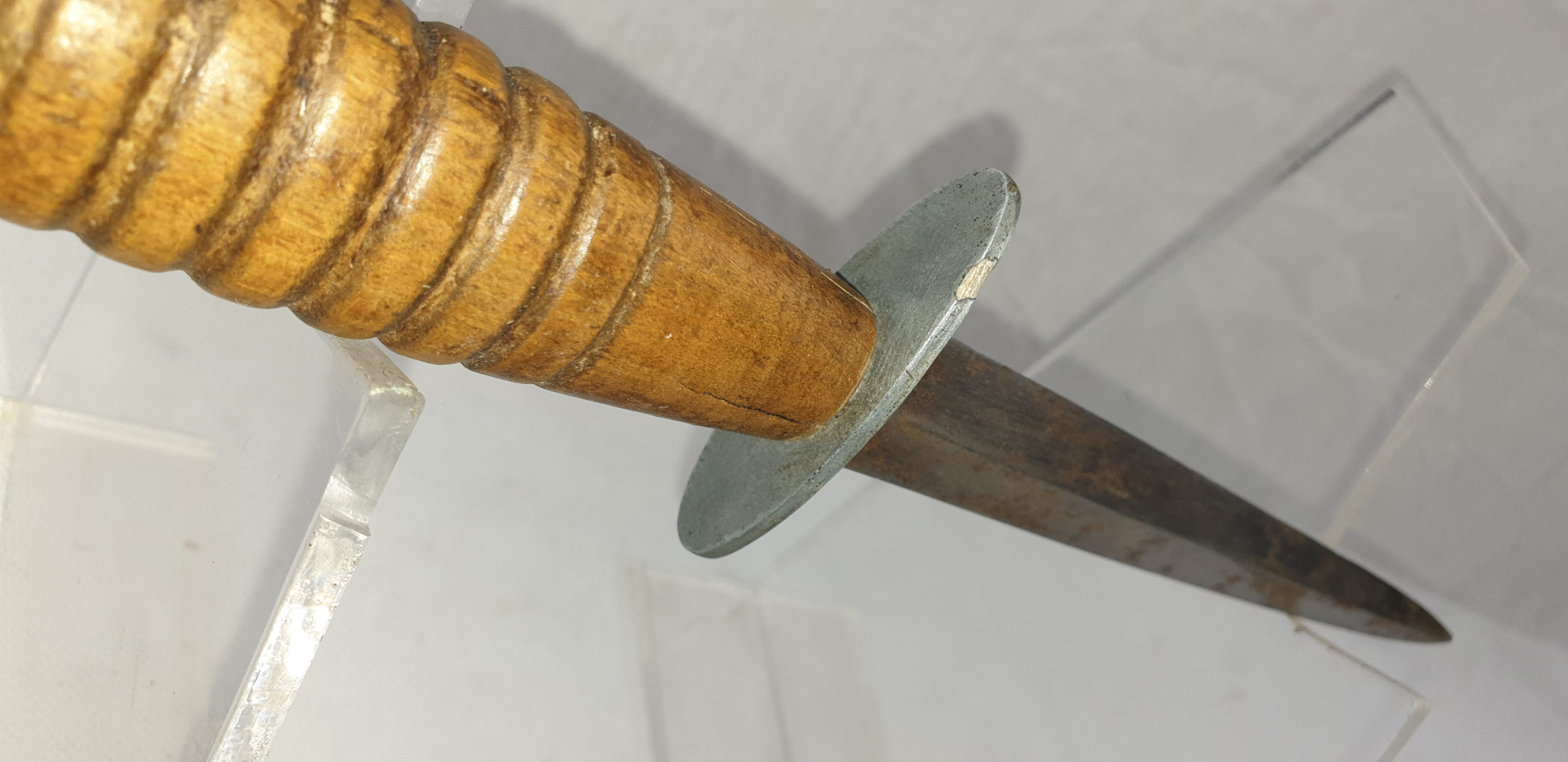 Very Rare WW2 Aircrew Wooden Handle Commando Dagger - Image 15