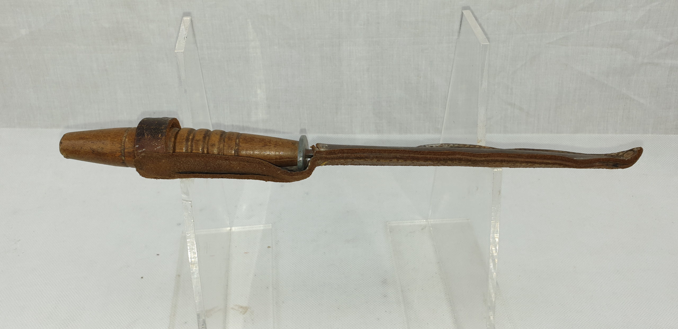 Very Rare WW2 Aircrew Wooden Handle Commando Dagger - Image 5