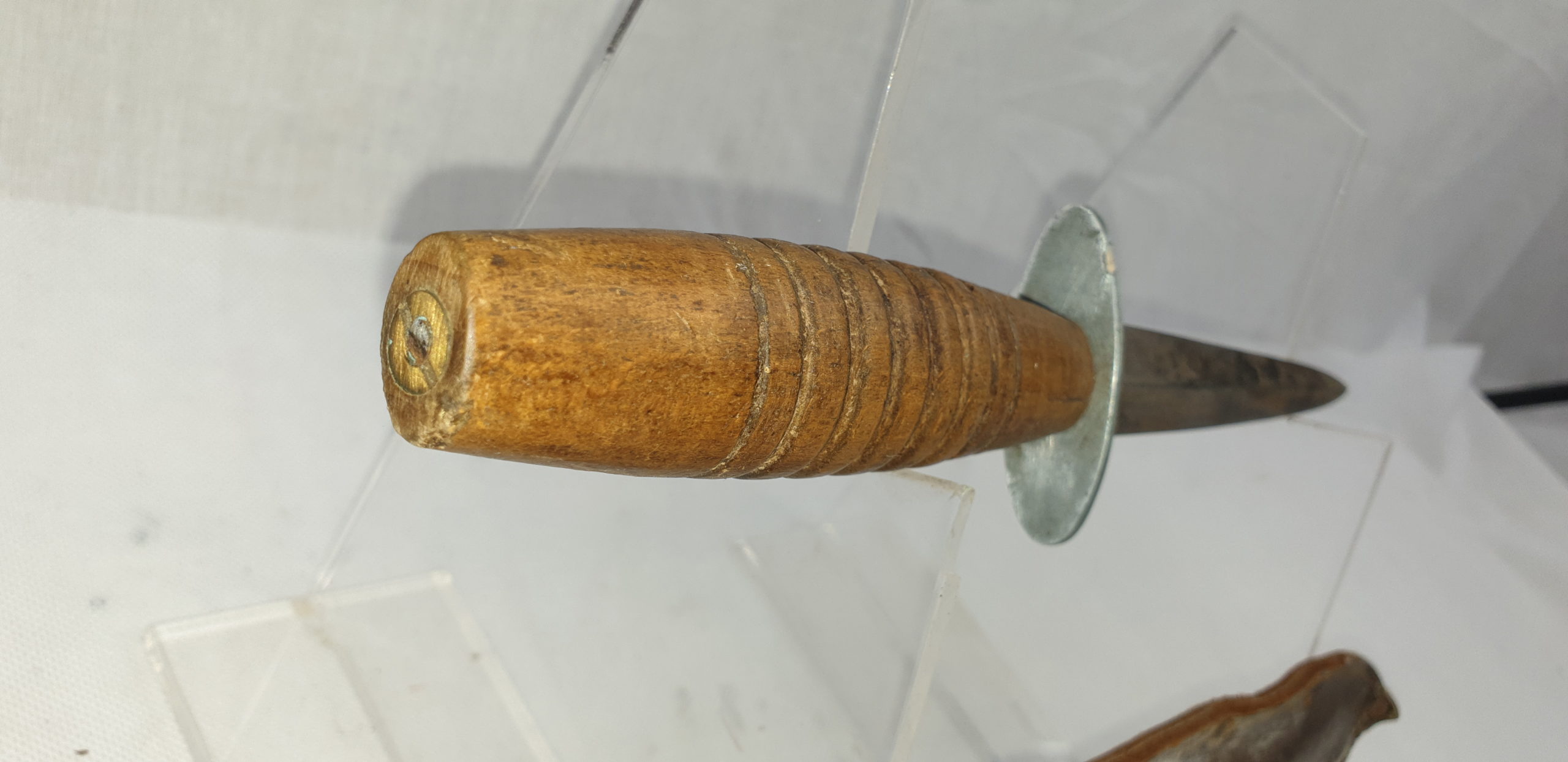 Very Rare WW2 Aircrew Wooden Handle Commando Dagger - Image 9