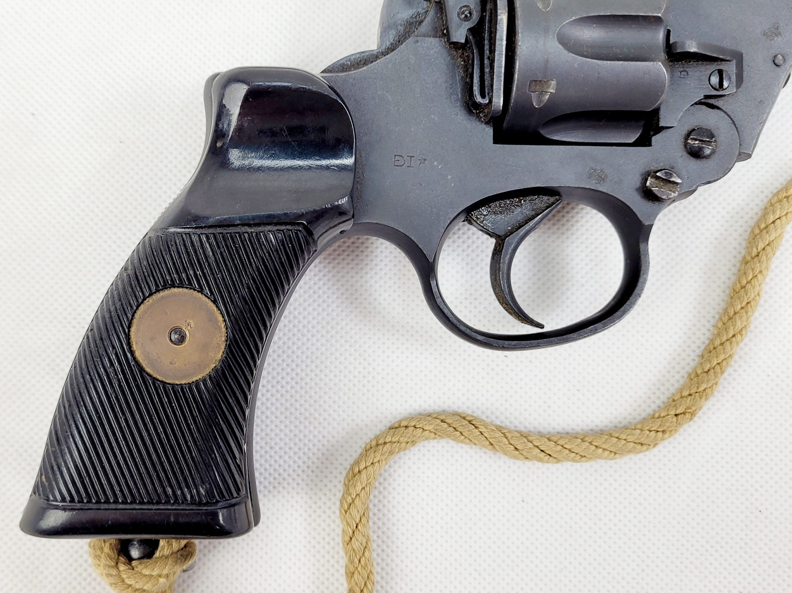 WW2 1941 Dated Enfield No2 Mk1* .38 Tankers Revolver with Original Webbing - Image 3
