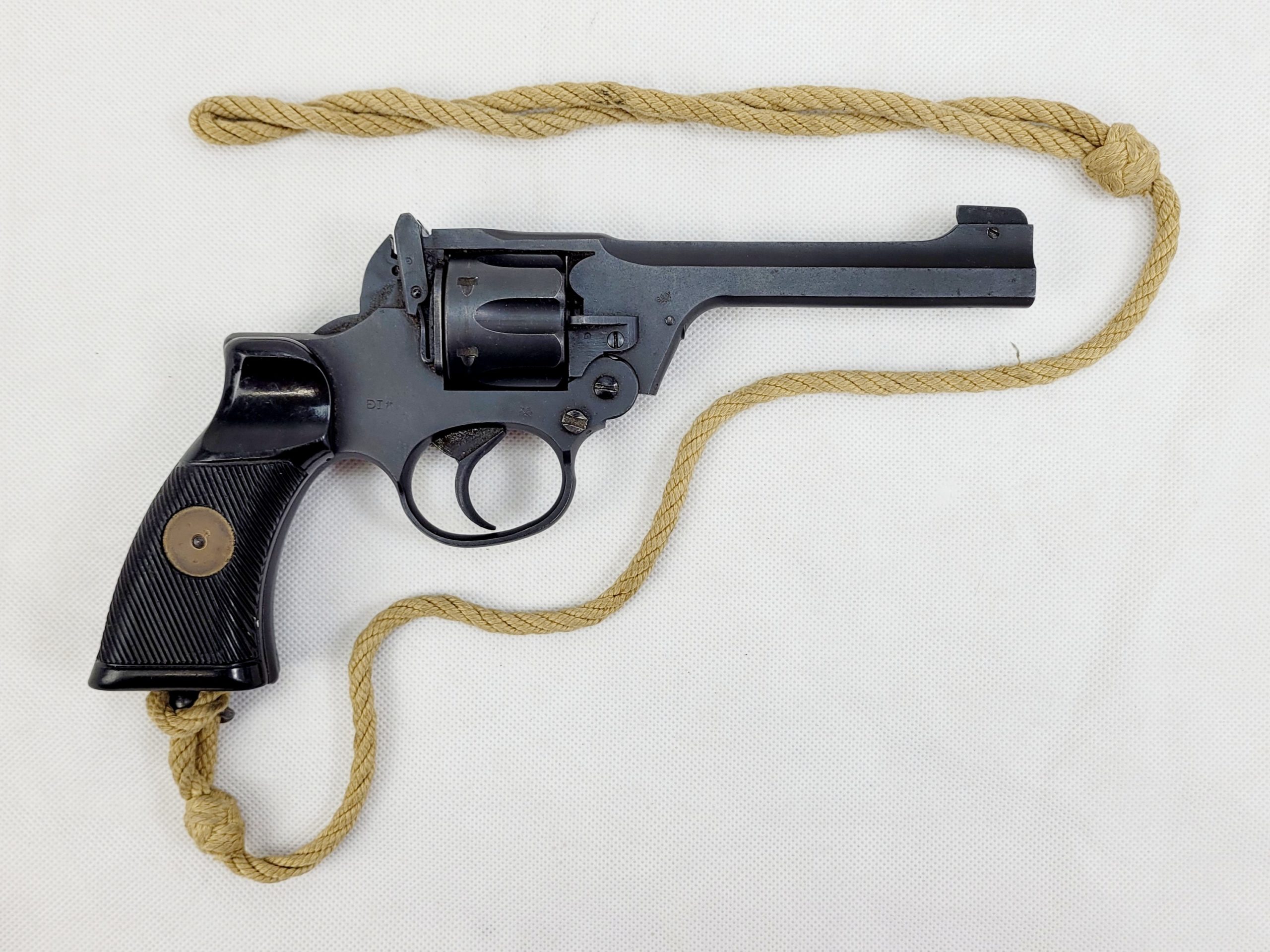 WW2 1941 Dated Enfield No2 Mk1* .38 Tankers Revolver with Original Webbing - Image 2