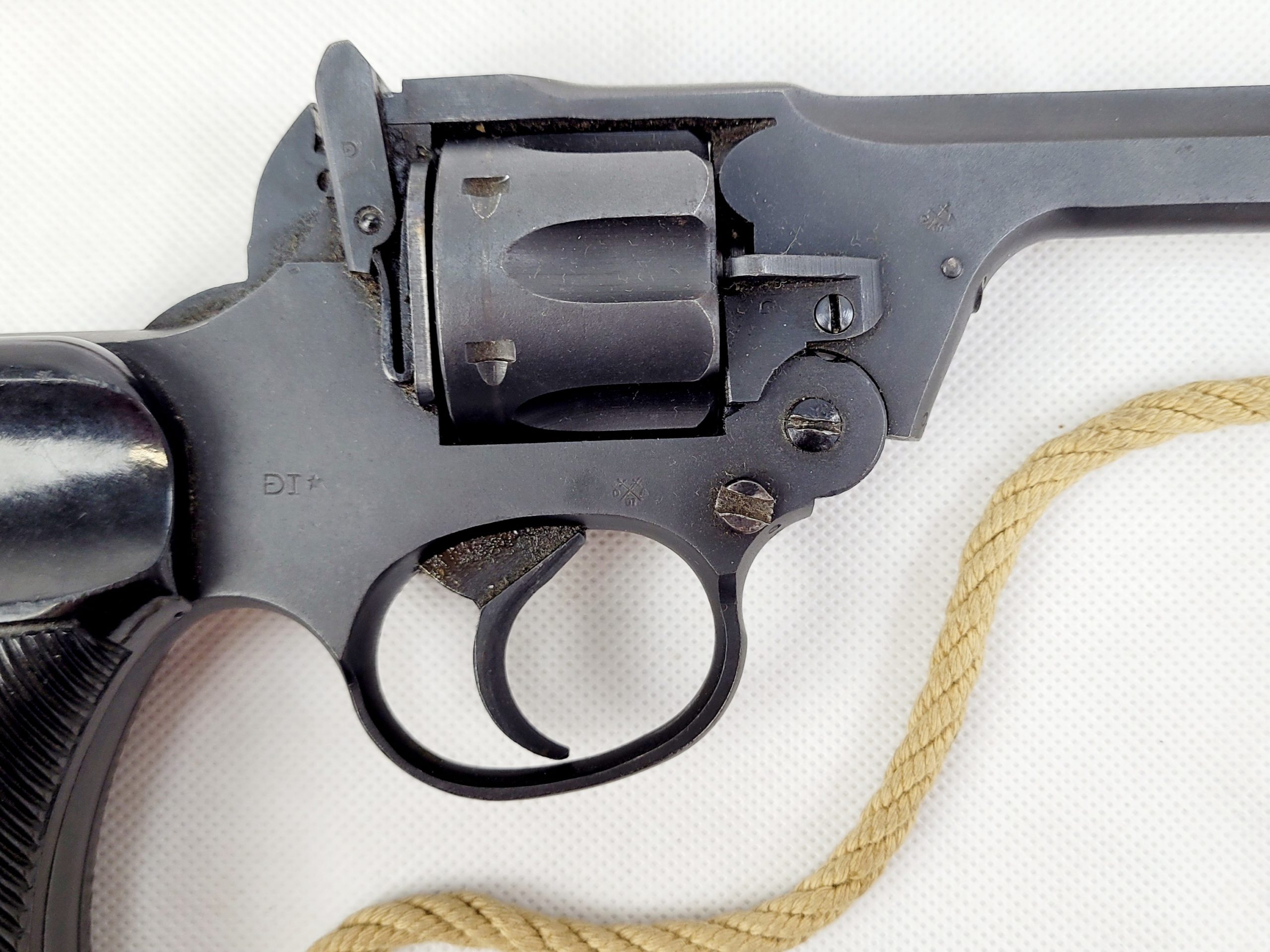 WW2 1941 Dated Enfield No2 Mk1* .38 Tankers Revolver with Original Webbing - Image 4