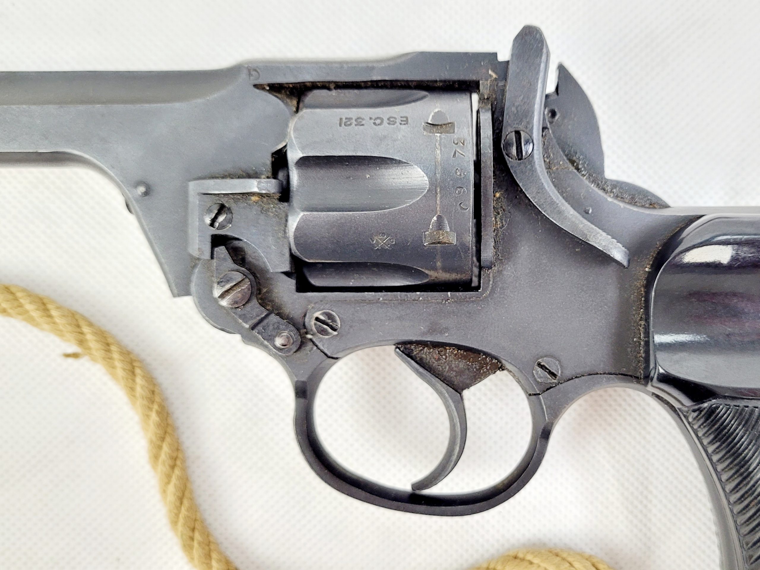 WW2 1941 Dated Enfield No2 Mk1* .38 Tankers Revolver with Original Webbing - Image 8