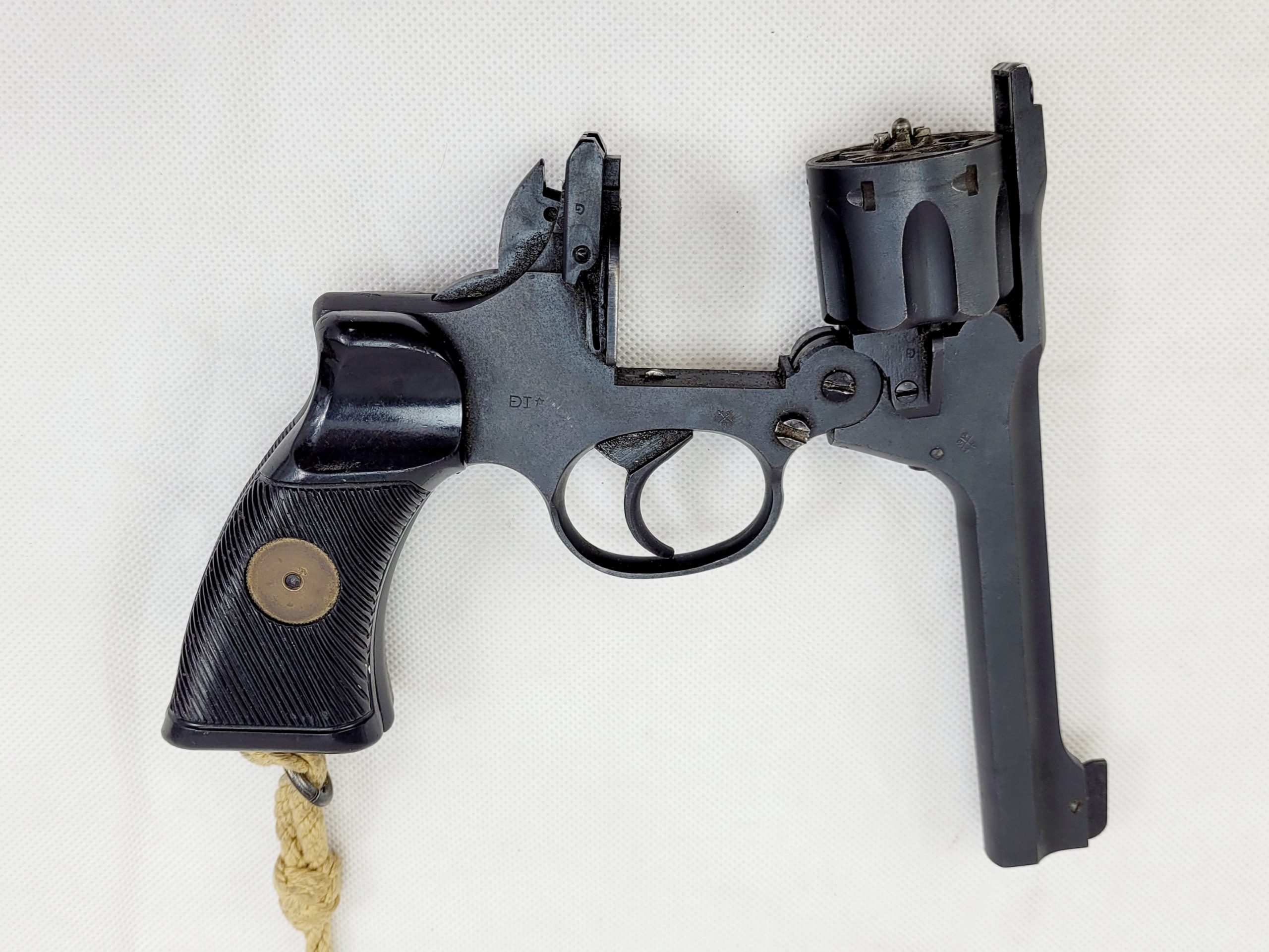 WW2 1941 Dated Enfield No2 Mk1* .38 Tankers Revolver with Original Webbing - Image 20