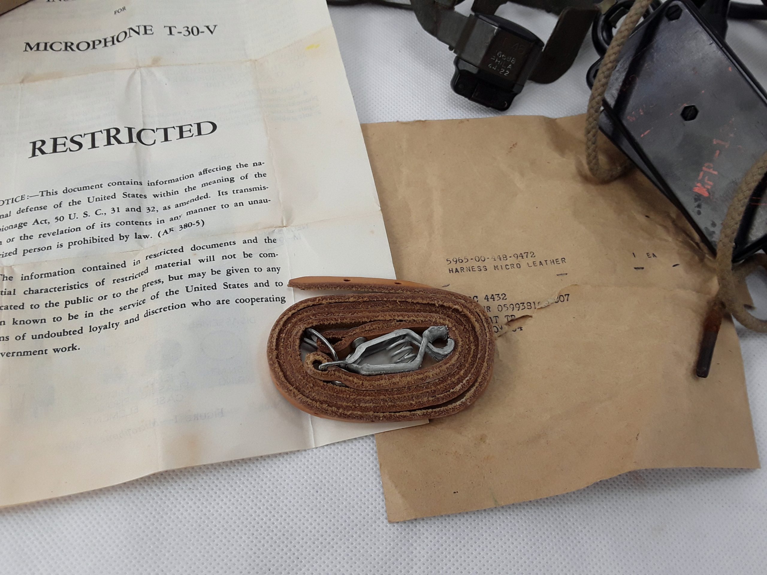 Rare And Unissued Complete Set Of Rawlings WW2 M1938 USA Tankers Helmet With Microphones - Image 2