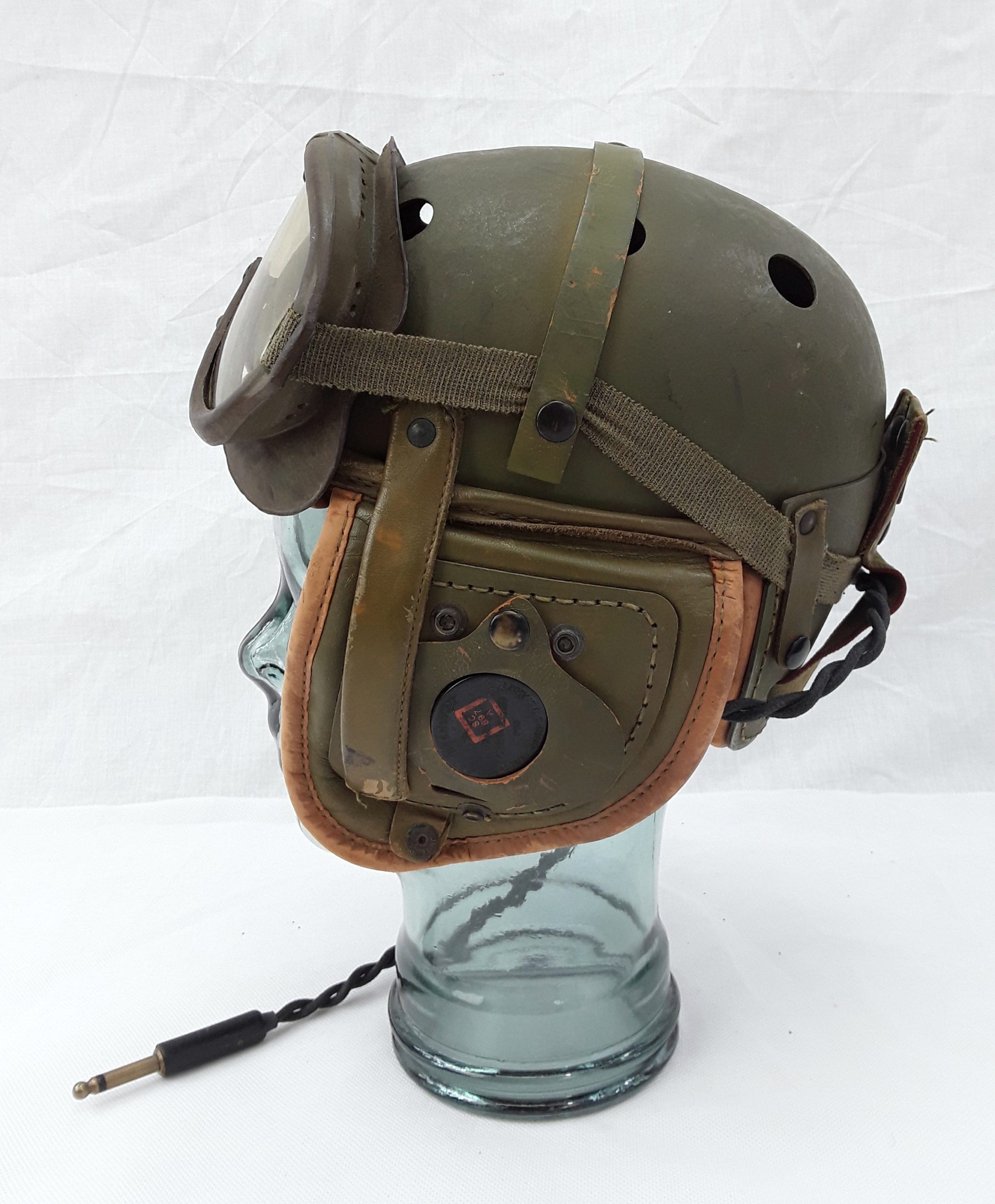 Rare And Unissued Complete Set Of Rawlings WW2 M1938 USA Tankers Helmet With Microphones - Image 17