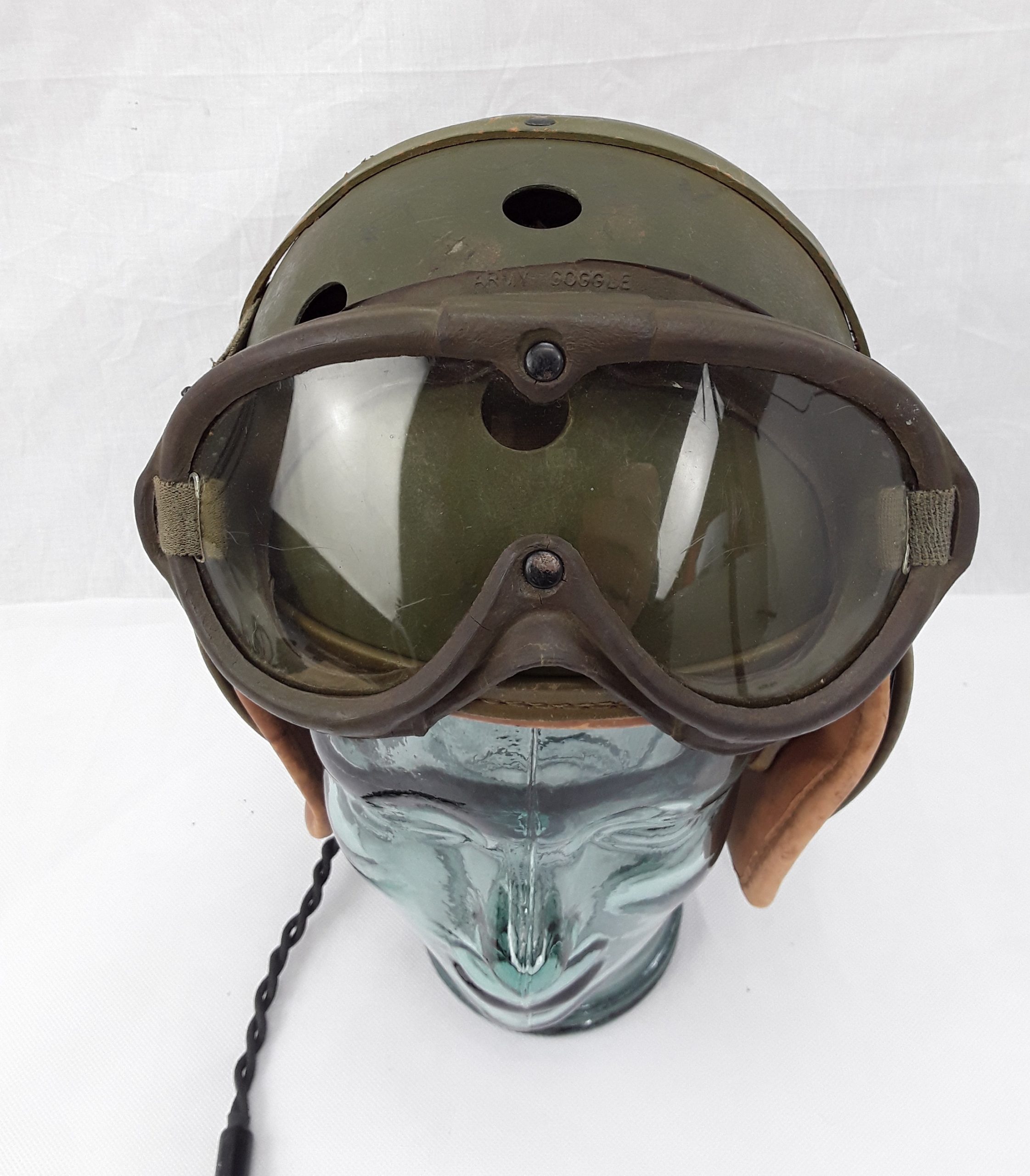 Rare And Unissued Complete Set Of Rawlings WW2 M1938 USA Tankers Helmet With Microphones - Image 13