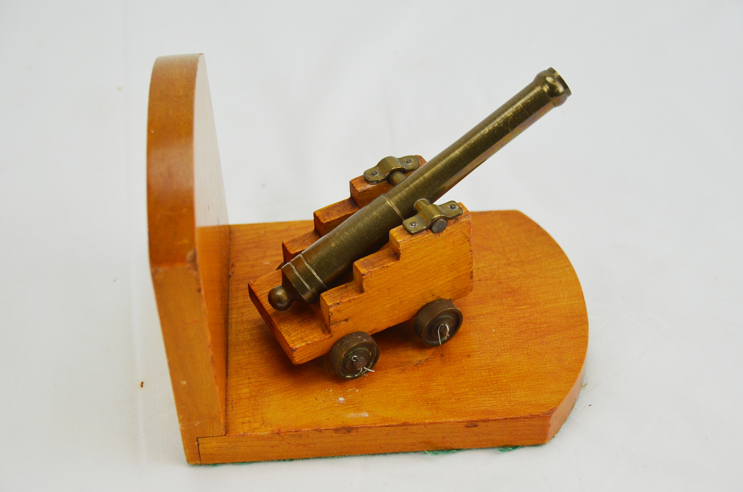 Decorative Cannon Bookends - Image 3