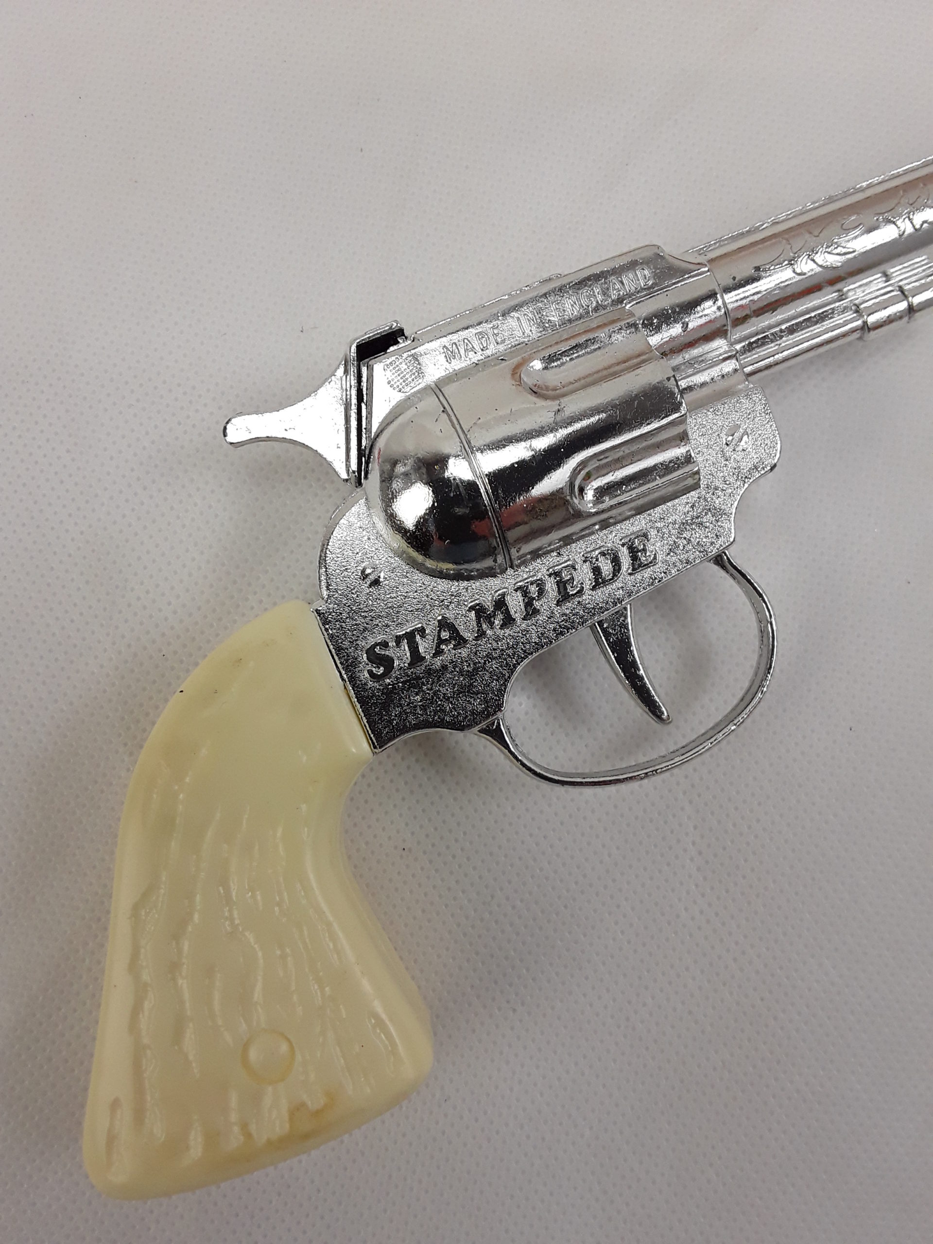 Lone Star Toys Stampede 100 Shot Repeater Cap Pistol - Image 4