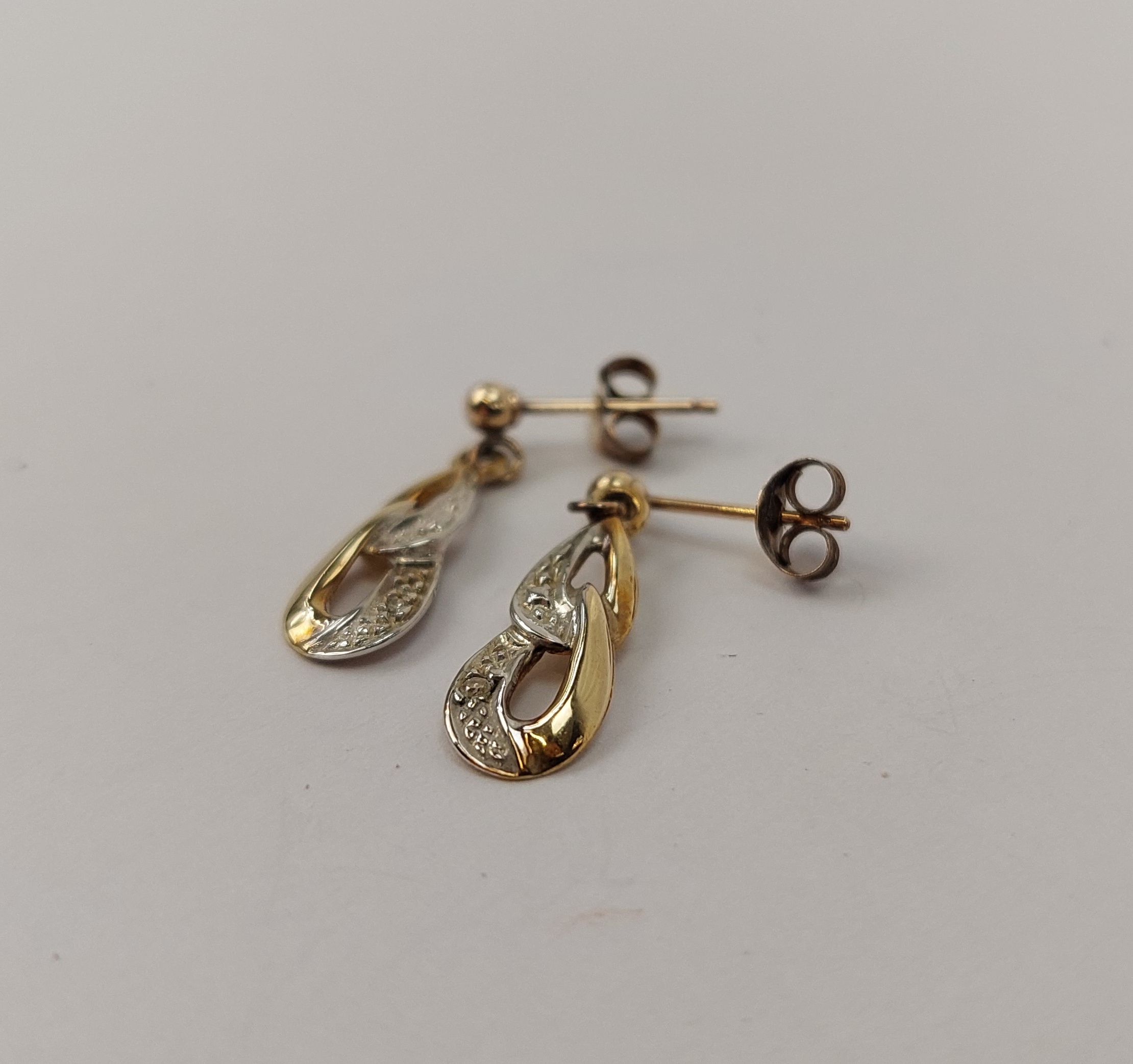 Pair of 9ct Yellow Gold Diamond Dangle Earrings - Image 2