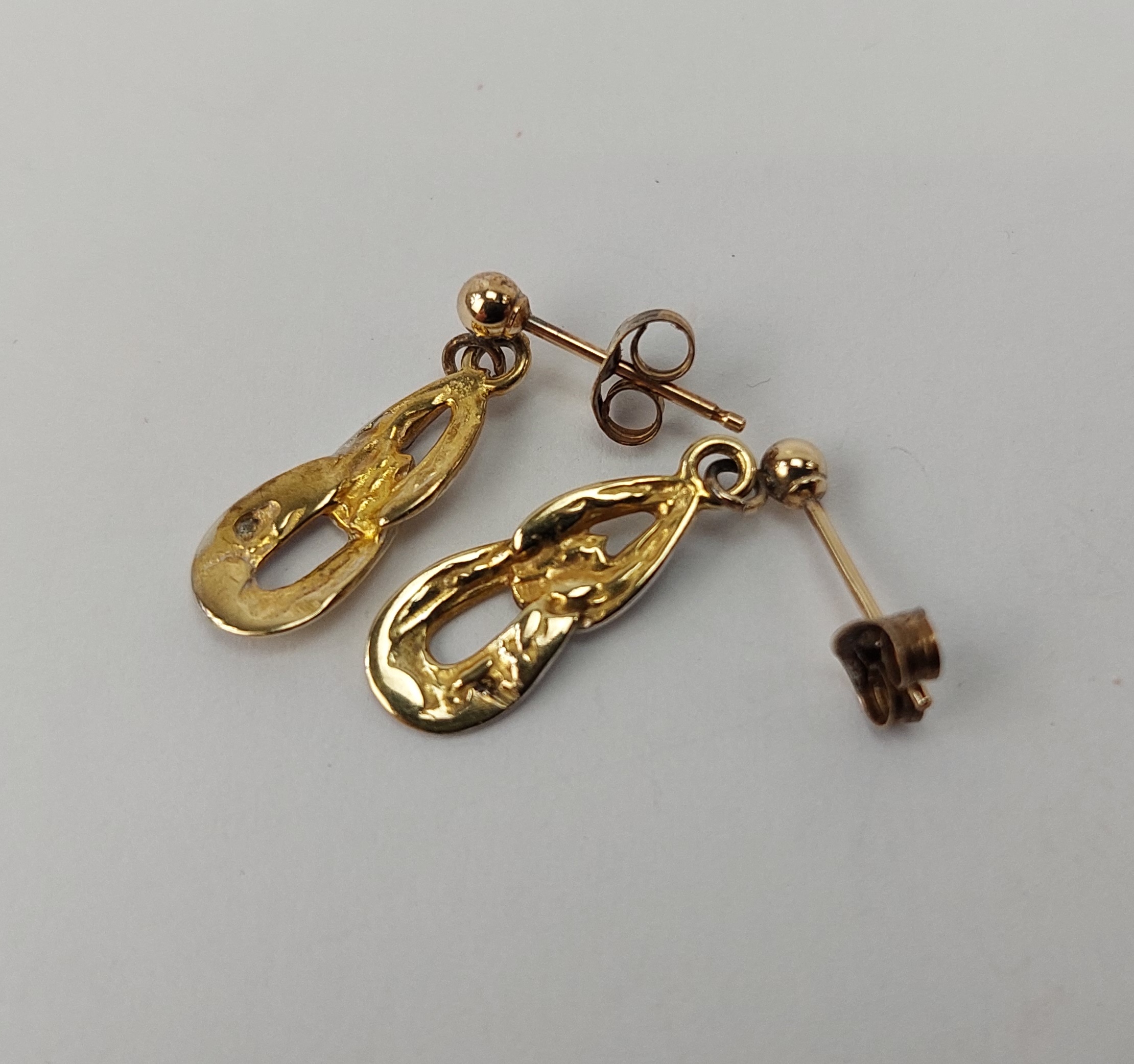 Pair of 9ct Yellow Gold Diamond Dangle Earrings - Image 3
