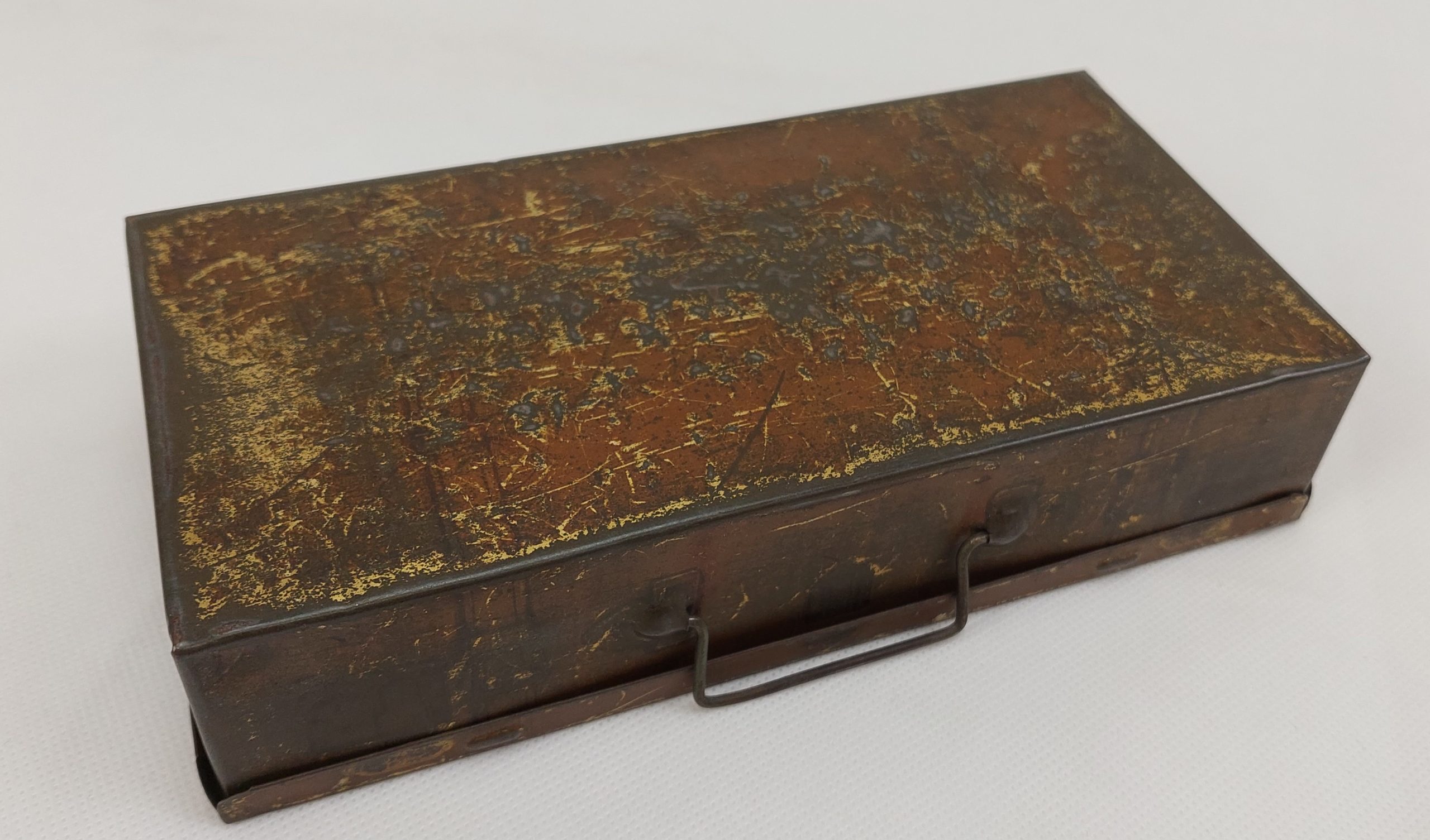 Vintage Suitcase Biscuit Tin - Image 6