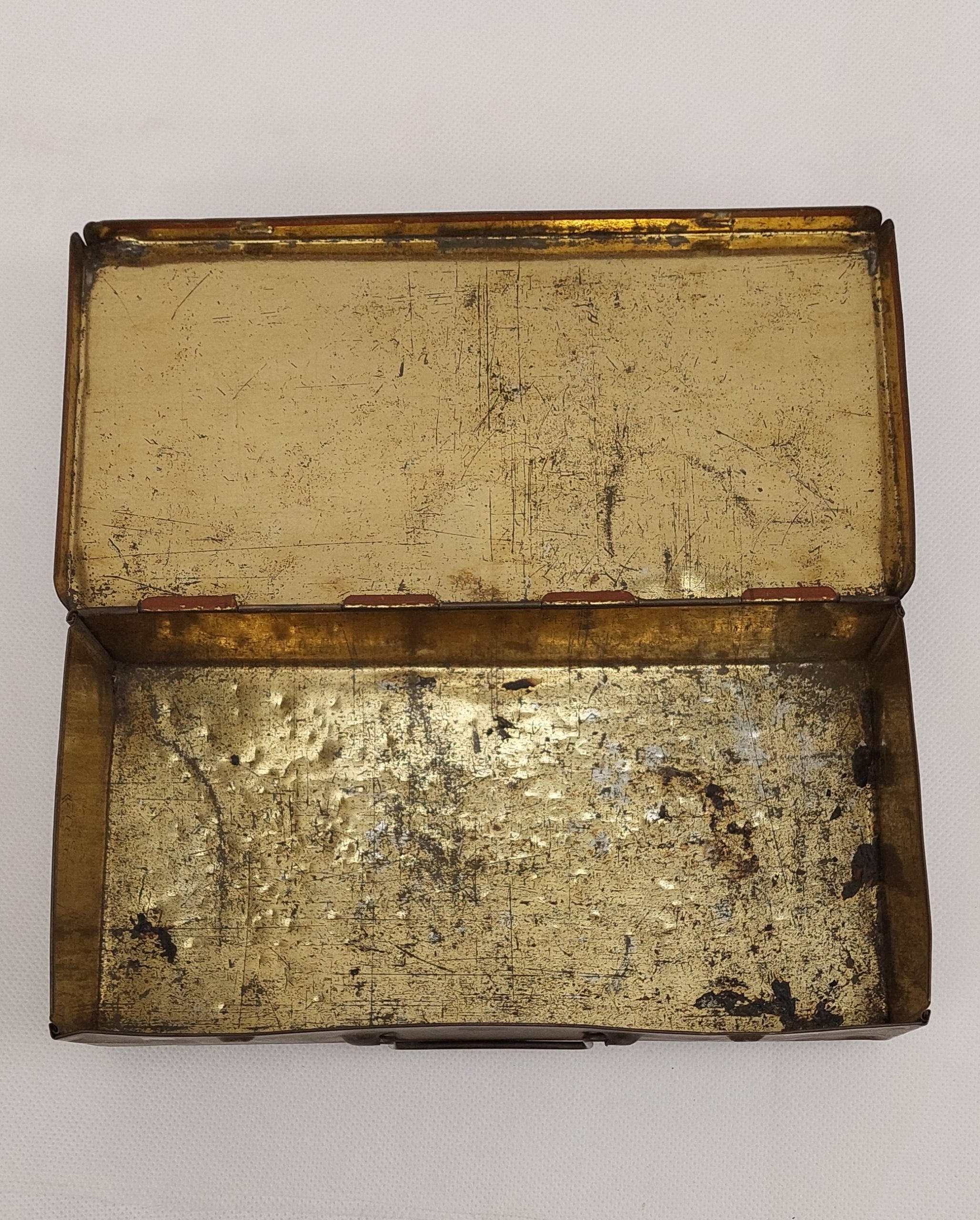 Vintage Suitcase Biscuit Tin - Image 7