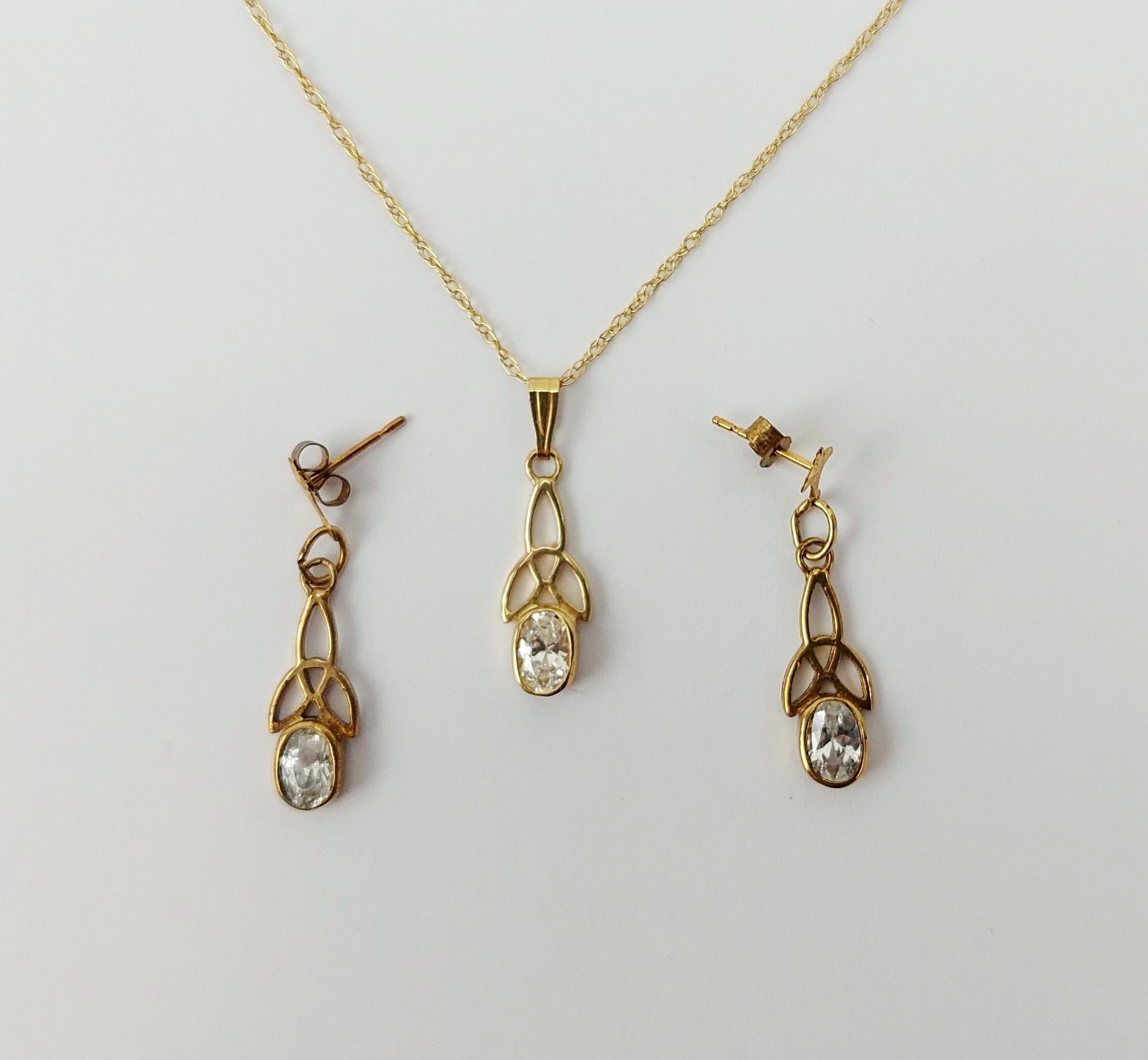 9ct Yellow Gold Cubic Zirconia Trinity Knot Earrings & Necklace Set