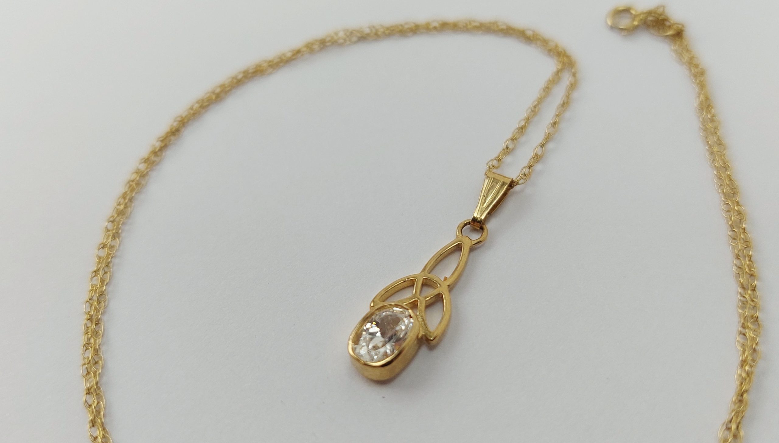 9ct Yellow Gold Cubic Zirconia Trinity Knot Earrings & Necklace Set - Image 5
