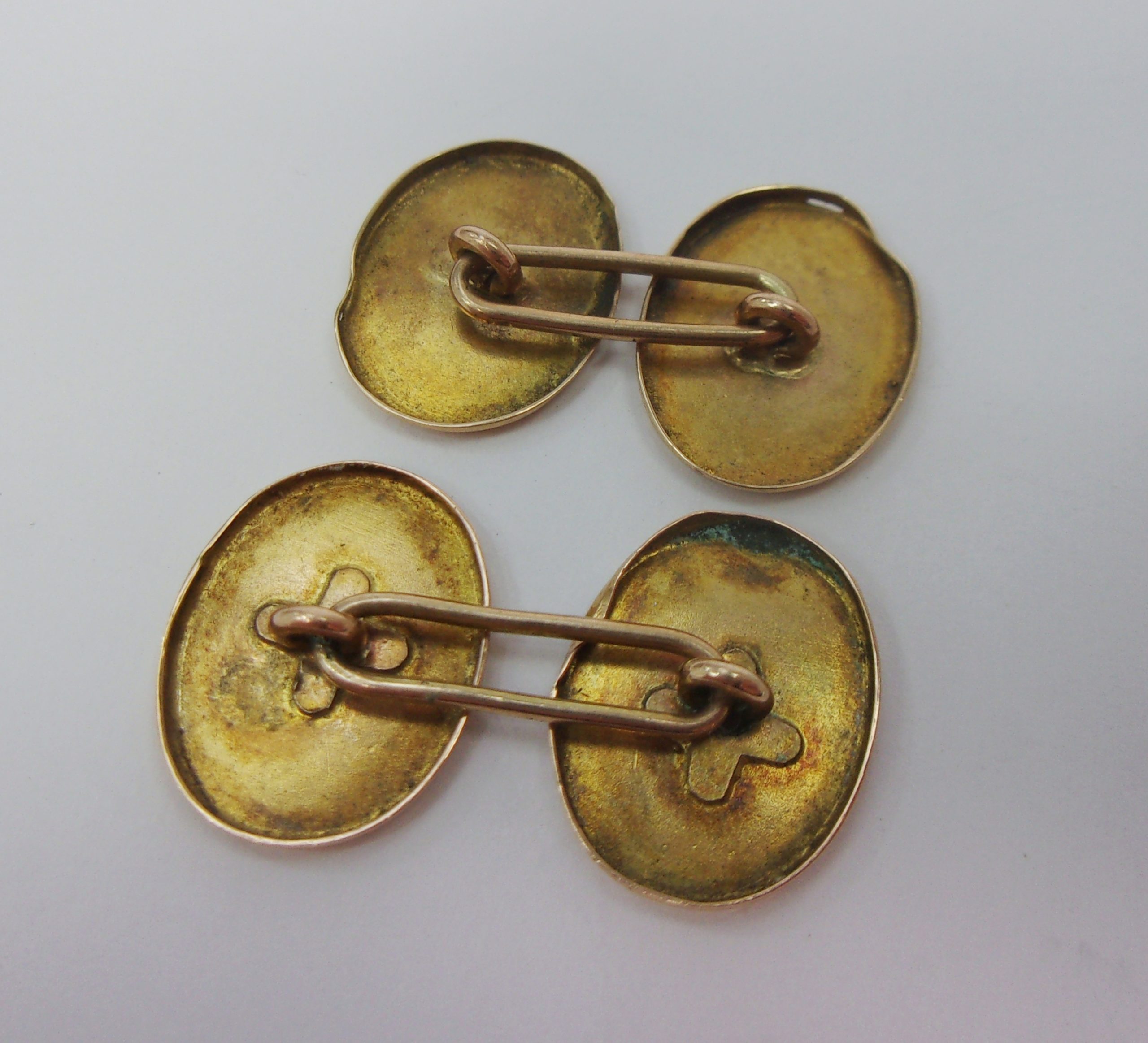 Pair of Vintage 9ct Gold Engraved Cufflinks - Image 2