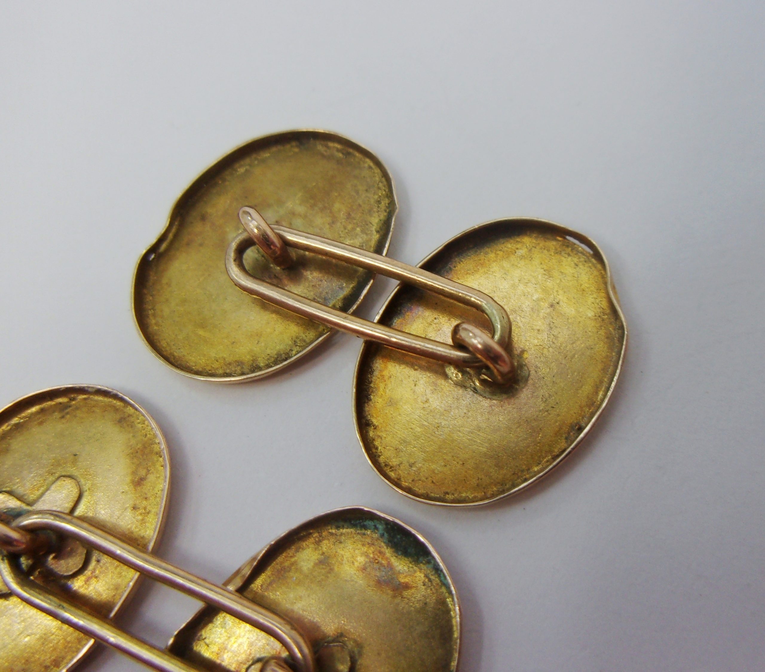 Pair of Vintage 9ct Gold Engraved Cufflinks - Image 3