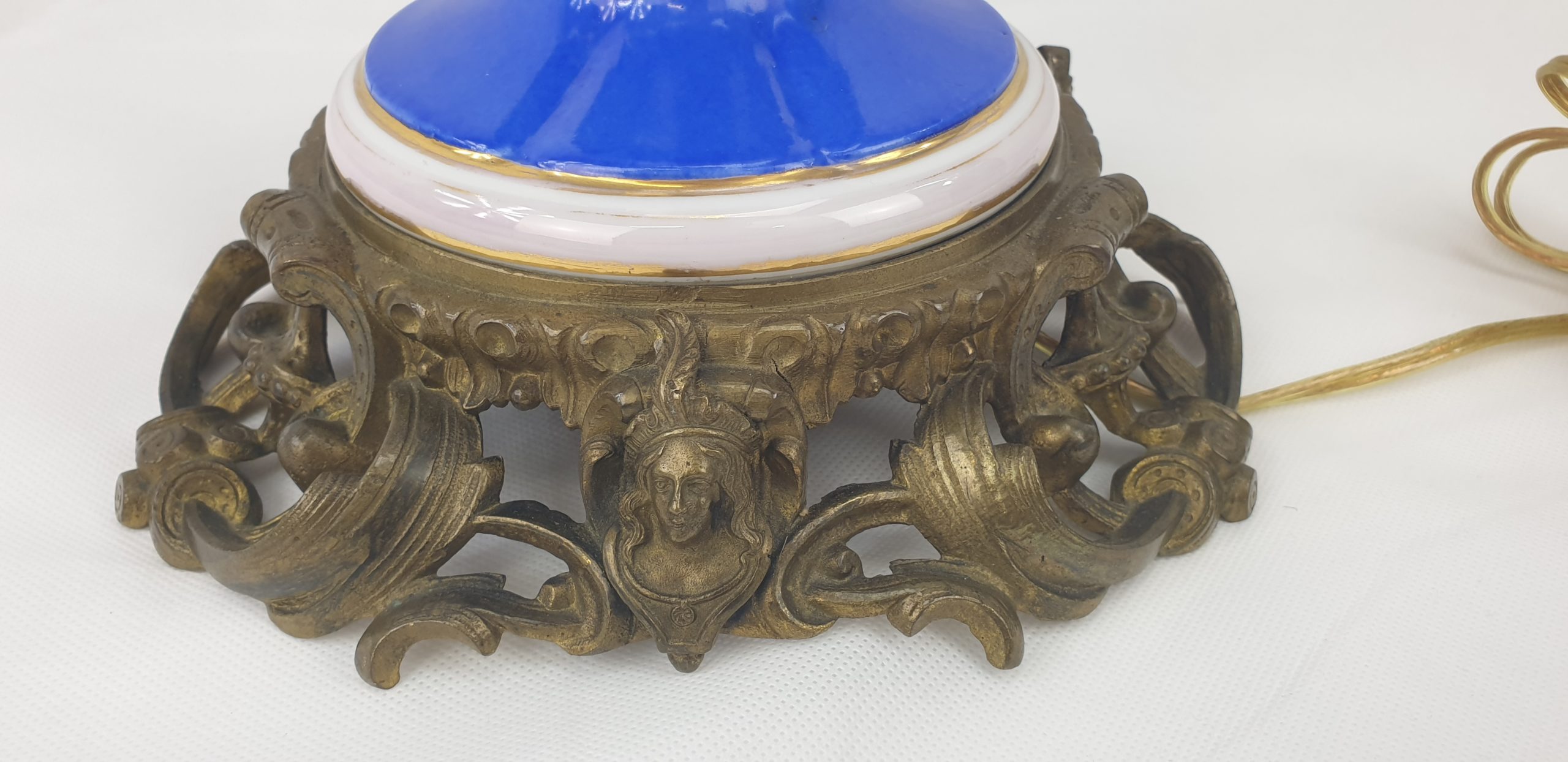Sevres Style Urn Vase With Ornate Ormolu Mounts Porcelain Table Lamp - Image 7